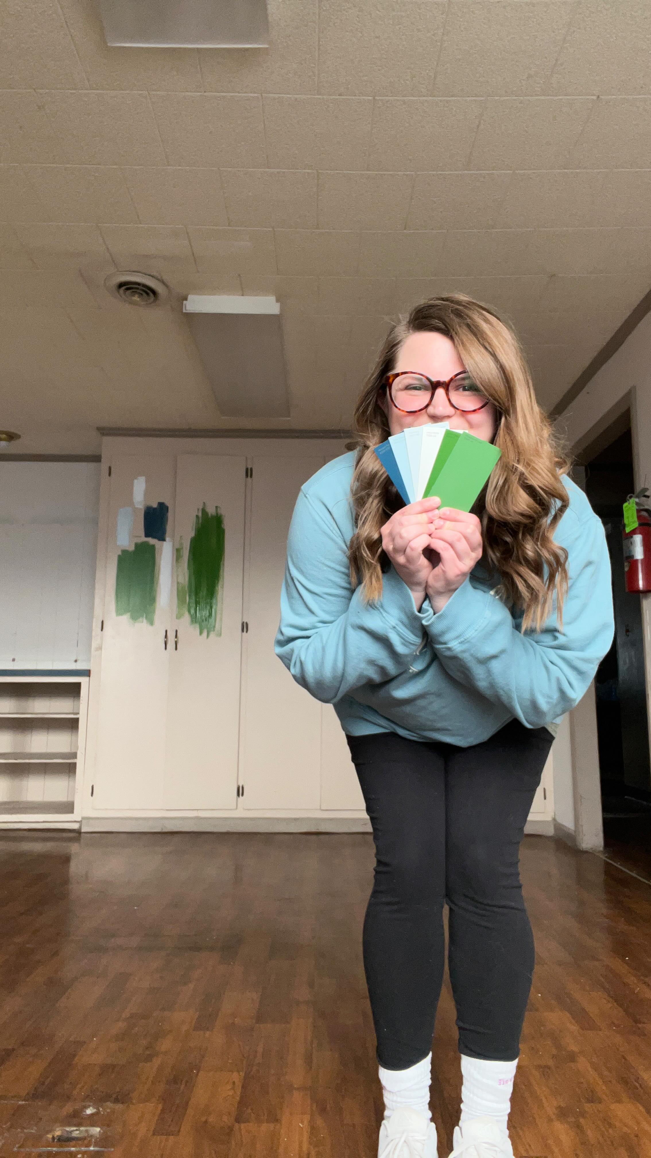 An update is coming for what this fall will look like, the last size months have been a little quiet around the festive house. Lot’s of things are going on behind the scenes and I can’t wait to share them with you!
#thefestivehouse #homesweethome #create #celebratewhoyouknow #workshopwhatyoudont