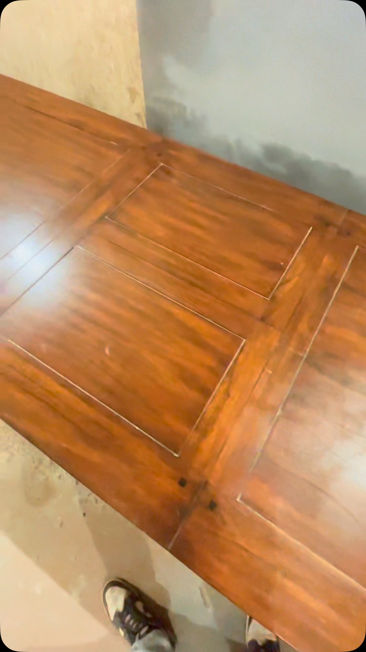 Aerogommage d’une table en bois massif de plusieurs années teintée #Aerogommage #renovation #bois #table #entrepreneur Ce projet vous a t’il plus ?