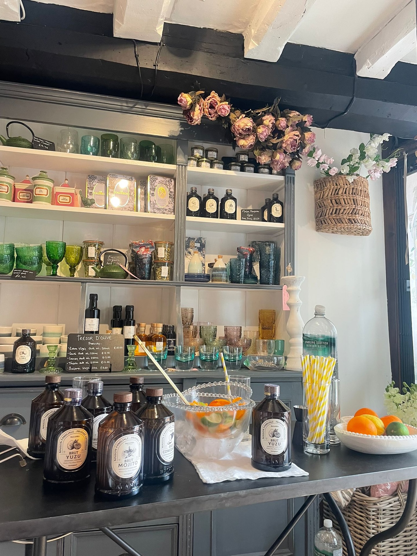 We are “Sipping Saturday” ready from 11am to taste our Yuzu French organic syrup at Chic et tralala! #organicdrinks #summerdrink #independantbusiness #independantretailer #shoppingexperience #frenchlifestyle #sevenoaks #weekendvibes #summertime
