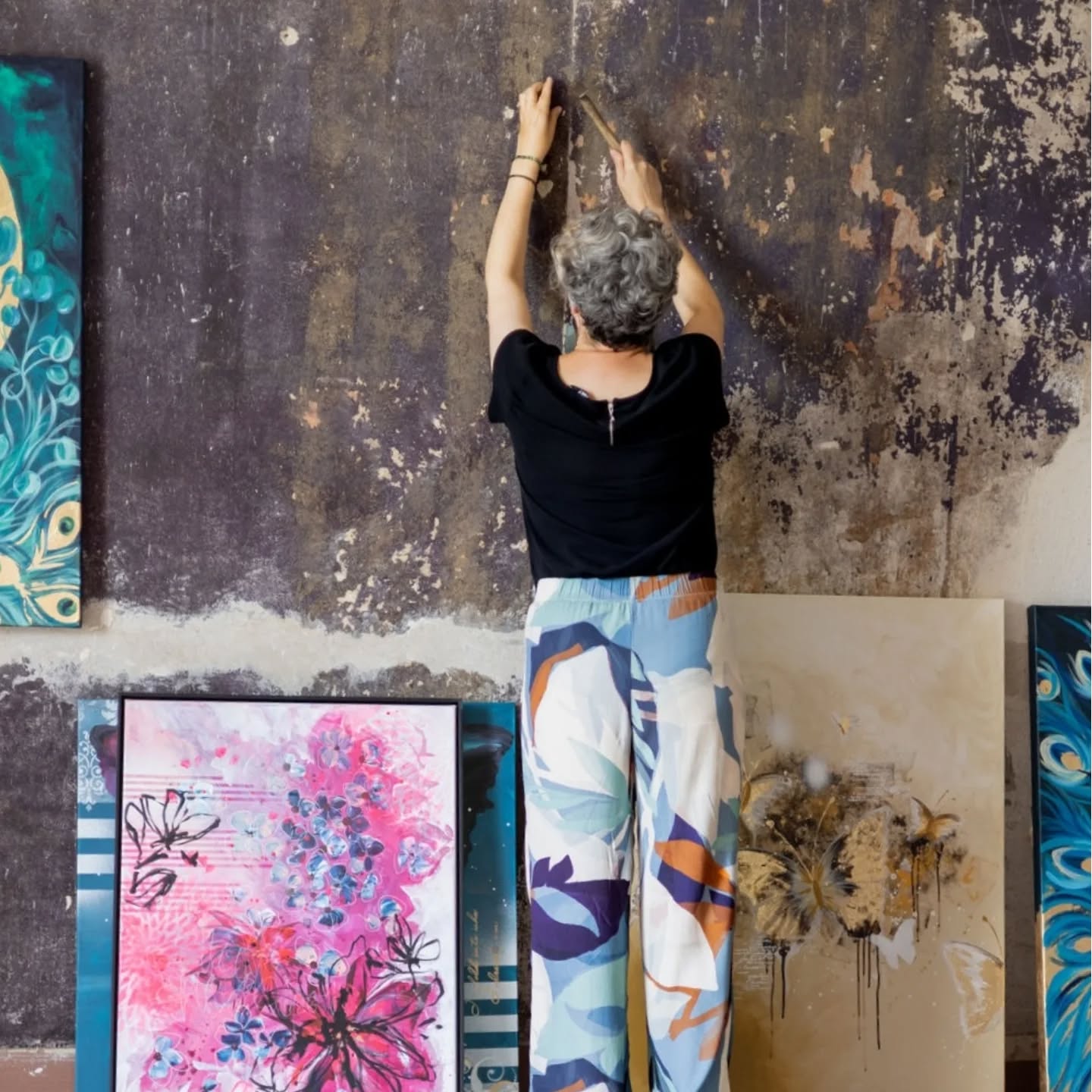 Vorbereitungen der Ausstellung "KUNST OFFEN" im alten Bahnhof von Grabow. Bilder: @claudi.ja.kern