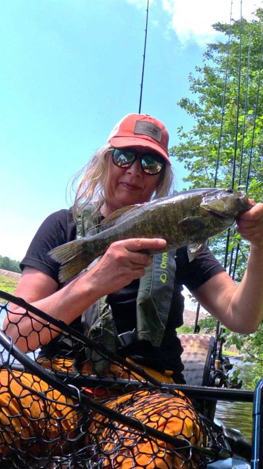 A day in the life 😀...The guys seen passing by in a boat had actually crept right into the spot I was on earlier, they had the whole water body, no one else in sight, but apparently would only settle for the rock point I was fishing. I think they were after trout, definitley seems they didn't understand fishing boundaries. Feeling annoyed, I moved on. After a nice smallmouth catch had gotten me all tangled up, they motored on past me and said, "That looks like too much work." I was thinking, this actually is a s*** ton of work.😄😁 But right here lies my spark, and I'll be forever on fire for days like these!
🔥
Spectacular scenery, chill floating on water, diverse wildlife on land and in water... gorgeous smallmouth...what more could a girl want?
💓🎣
#FishNH #fishlove #fishingobsession #kayakfishing #bassfishing #Smallies #bronzebacks #getoutandplay #nhrivers #NHoutdoors #bassfishing #riverfishing #riverlife #jigsandbigs #ftg