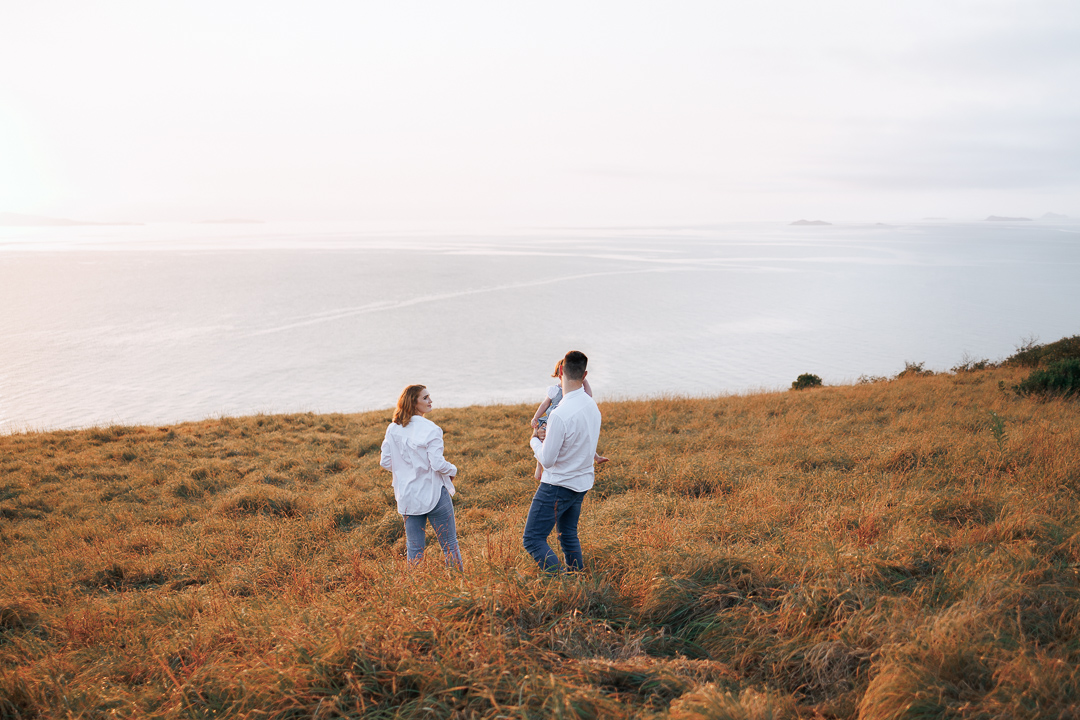 Winter is the perfect time for photos in Central Queensland!
A hike up Kemp Hill without the sweaty mess at the top and with all the reward of the amazing view of our Great Keppel Islands!
Tell me, where would you have your winter portraits in our beautiful home?
#rockhamptonphotographer #centralqueenslandphotographer #yeppoonphotographer #winterincentralqueensland #sarahjoyphotography