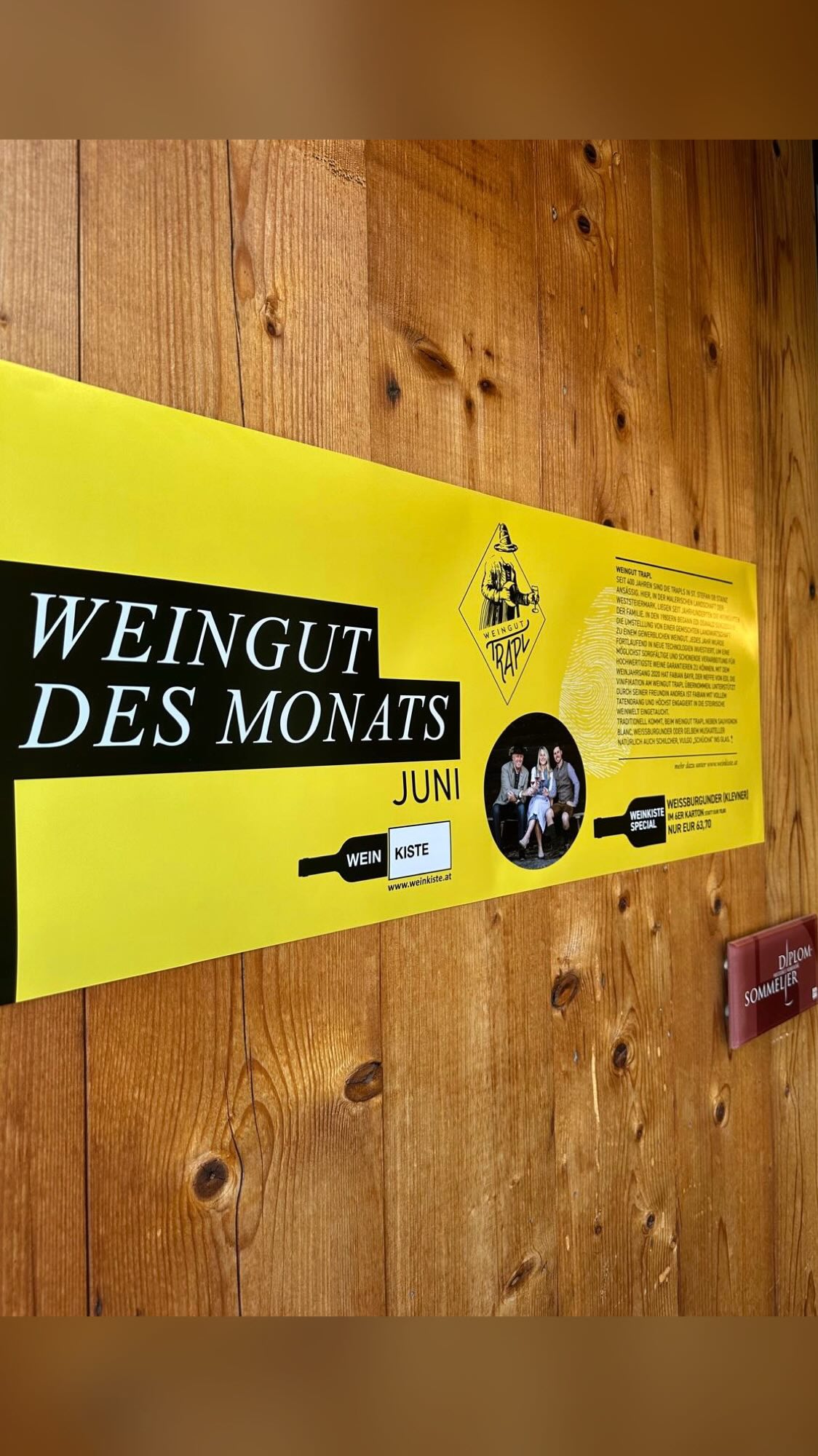 𝗛𝗲𝗿𝘇𝗹𝗶𝗰𝗵𝗲𝗻 𝗗𝗮𝗻𝗸 🥰 𝗮𝗻 𝗙𝗮𝗯𝗶𝗮𝗻 𝘃𝗼𝗺 𝗪𝗲𝗶𝗻𝗴𝘂𝘁 𝗧𝗿𝗮𝗽𝗹
- der wortreich und mit viel Herzblut seine Weine aus der schönen Weststeiermark💚 präsentierte. 🙌🏼
Highlight : ein Lagen-Schilcher aus der Magnum. 🤩
Dankeschön ☺️ an alle Genussmenschen fürs fleißige Mitverkosten. 🍷
•
•
•
#verkostung #weingut #schilcher #genuss #wirliebenwein #genussinklusive #regionaleinkaufen #thinkpositive #weinkiste #wine #weinkistestjohann @weingut_trapl @treffpunkt_stjohann @kitzalpen @austrianwine