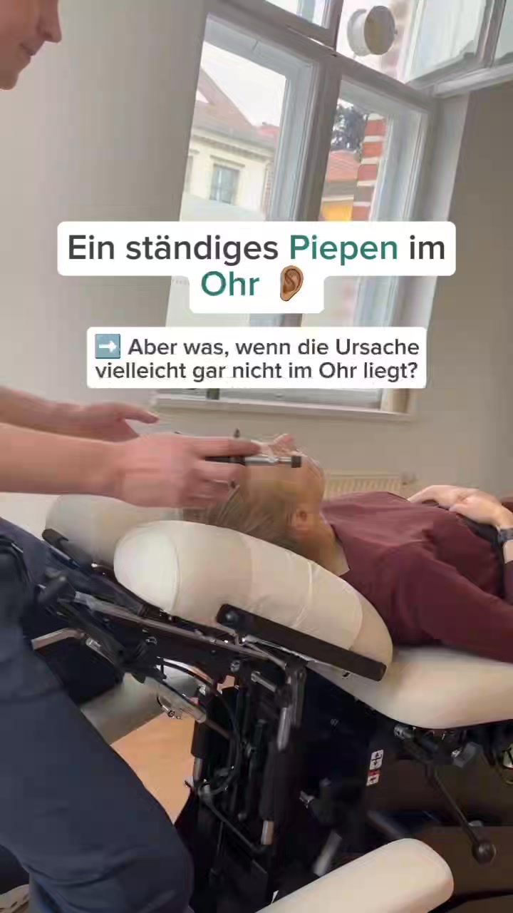 Tinnitus – der ständige Ton, den niemand sonst hört. 📢
Was viele nicht wissen: Die Ursache liegt nicht immer im Ohr selbst.
Gerade bei verspannten Nackenmuskeln, Blockaden in der Halswirbelsäule oder nach einem Schleudertrauma kann der Tinnitus „funktionell“ bedingt sein.
Wenn du unter Tinnitus leidest und bisher keine klare Antwort bekommen hast – lass uns gemeinsam herausfinden, ob es einen Zusammenhang mit deiner Wirbelsäule gibt! 😊
📍 ChiroDynamik Potsam
🗓️ Buche deinen Termin über den Link in der Bio oder schreibe uns eine DM!
CHIROPRATIK CHIROPRAKTOR GESUNDHEIT PRAXIS
#Chiropraktik #Schmerzfrei #Gesundheit #Beweglichkeit #chirodynamikpotsdam #wohlbefinden #chiropraktor #chiropraktiker #chiropraktikpraxis #rückenschmerzen #manuelletherapie #chirodynamik