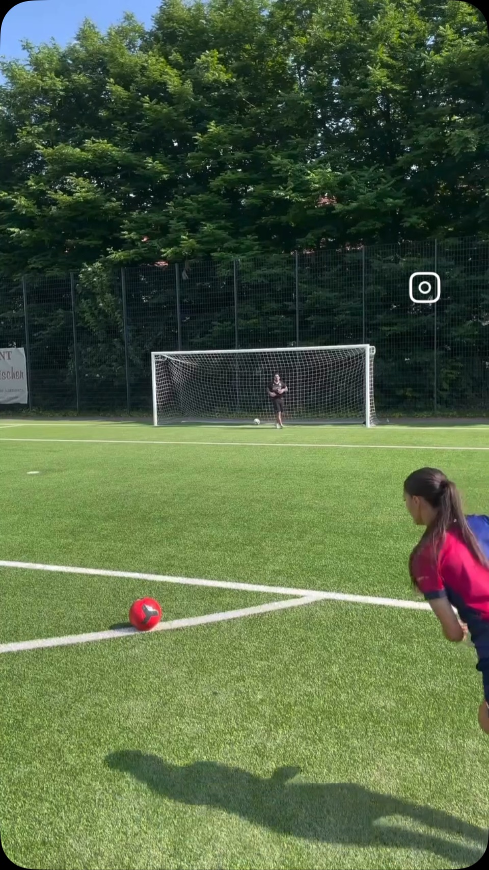 @djellza.114 She’s got moves ⚽🔥
Think you can top that?
Send us your best play!
#soccermoves #soccerplayer #soccer
