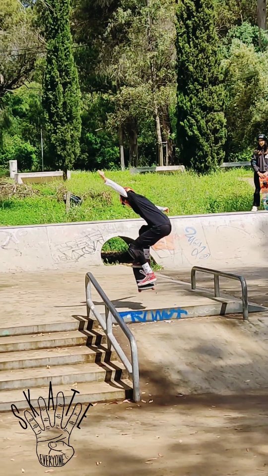 Aquele treino de Ollie para deixar o corpo leve ☀️
Parabéns girls!! A cada aula mais perto do objetivo 💪🏽🔥🛹
.
.
.
#skateforeveryone #skateclass #class #lisboa #cascais #skateboard #oeiras #aulas #girls #aulasdeskate