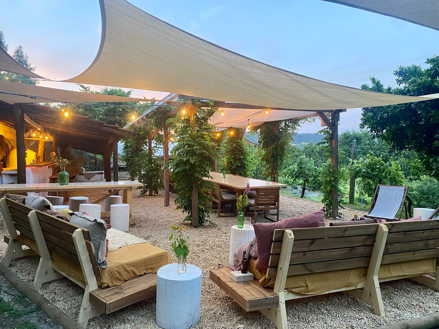 Last minute holiday? We’ve got you!
From June 28-July 5 we have a few accommodations available for you before our fully booked Summer Holiday begins.
Want to stay in our tiny house “Woods” with outside bath tub, tiny house aframe-shape “Laranja” or the family house “Lemon Tree Guesthouse”? It can be yours! Book now with discount code SUMMER2025 and get 15% off 🥳
•
#presummerholiday #summerholiday #tinyhouse #summerinportugal #bijzonderplekje #30pluskids #zomervakantie #kleinschaligeglamping #glampingportugal #gezinsvriendelijk #vakantiebestemming #vakantieplekmetbar