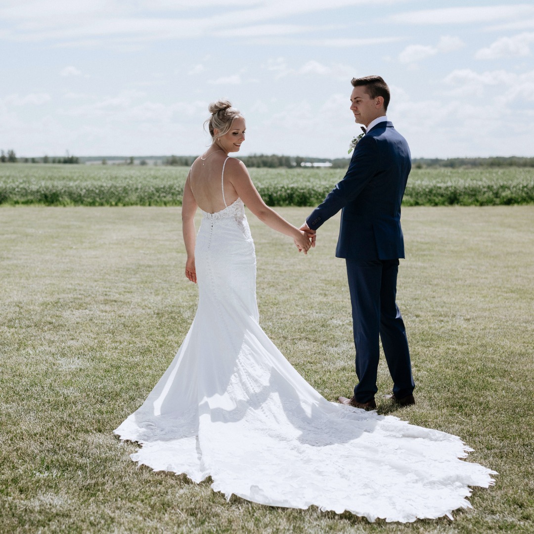 the 2025 wedding season officially commences for me tomorrow, so here's a tidbit of my favs from this fun wedding at Black Barn.
So freaking excited to be part of so many amazing weddings and love stories this year. Whether you're my client, or I'm second shooting, I'm so honored to be witness to your big love moments.
Here we go!
_________
w/ @oleajanes_photography