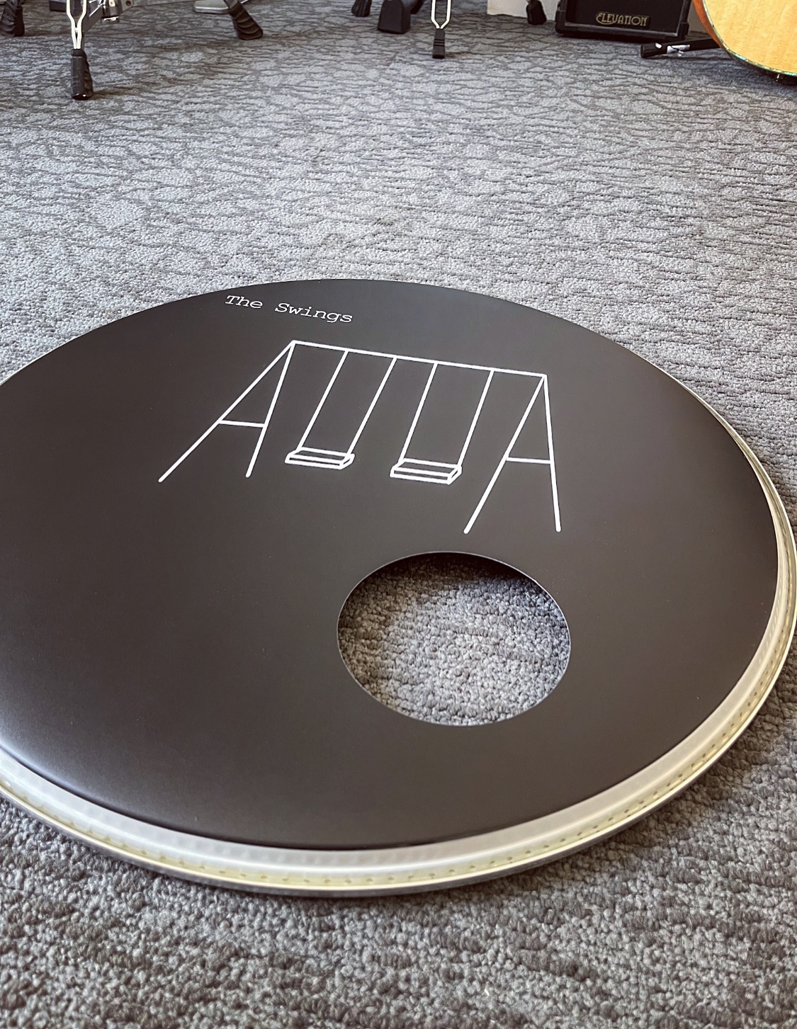 @theswingsofficial custom drumhead off to its new home and ready for more summer shows! 🔘✅
#reachoffbeat #theswingsband #graphics #offbeatgraphics