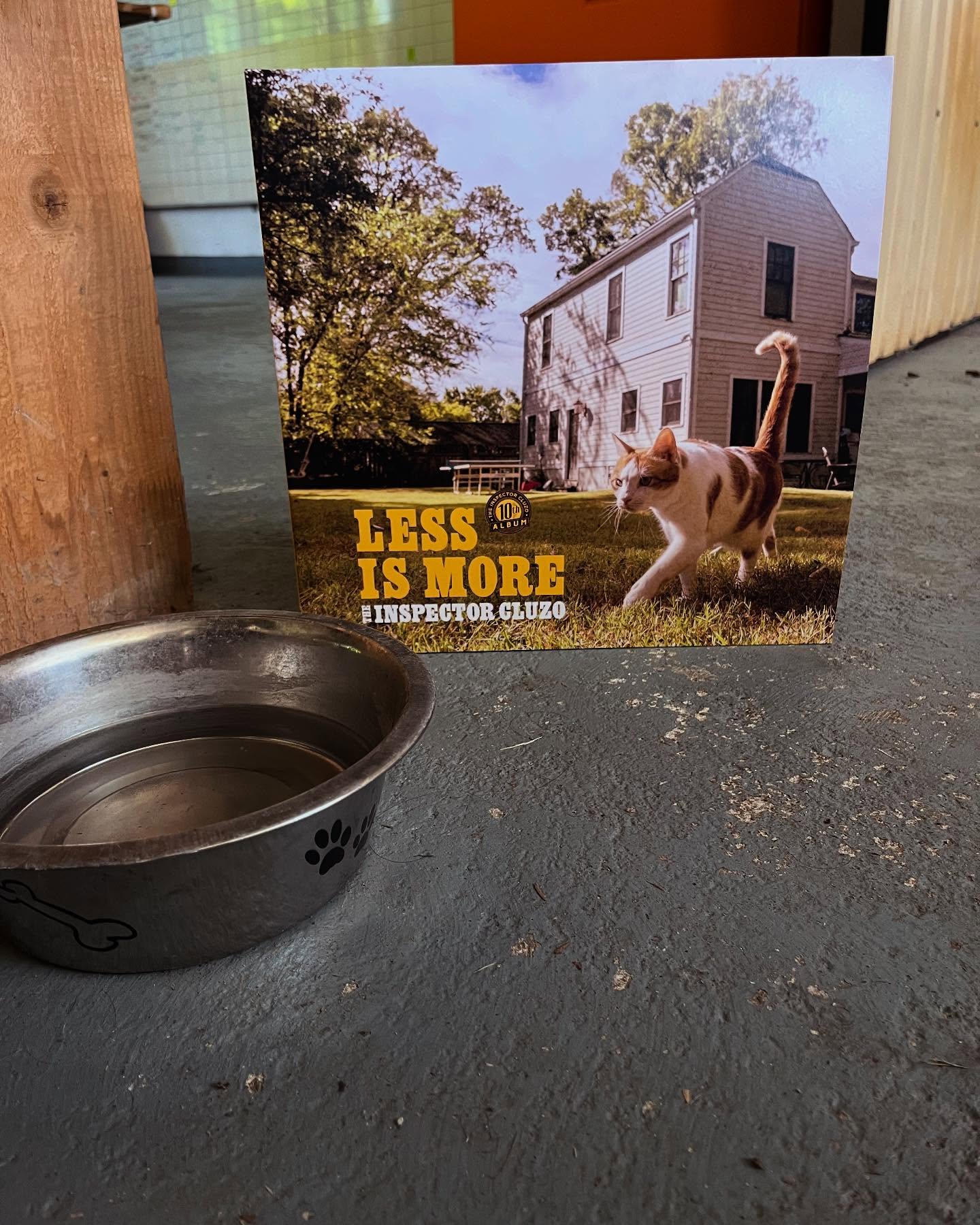 Less is more - The Inspector Cluzo 🐈
Double disques 140g
Pochettes double gatefold 2 ouvertures
Deux sous pochettes imprimées
Un insert 8 pages - avec photos et paroles
Son mixé par @vancalot
Un projet signé @theinspectorcluzo
Merci pour la confiance ! 🙏
———
Less is more - The Inspector Cluzo 🐈
Double LP 140g
Double gatefold sleeves with 2 opens
Double printed innersleeves
8 pages insert - with lyrics and pictures
Mixed by @vancalot
Project by @theinspectorcluzo
Thanks for your trust ! 🙏