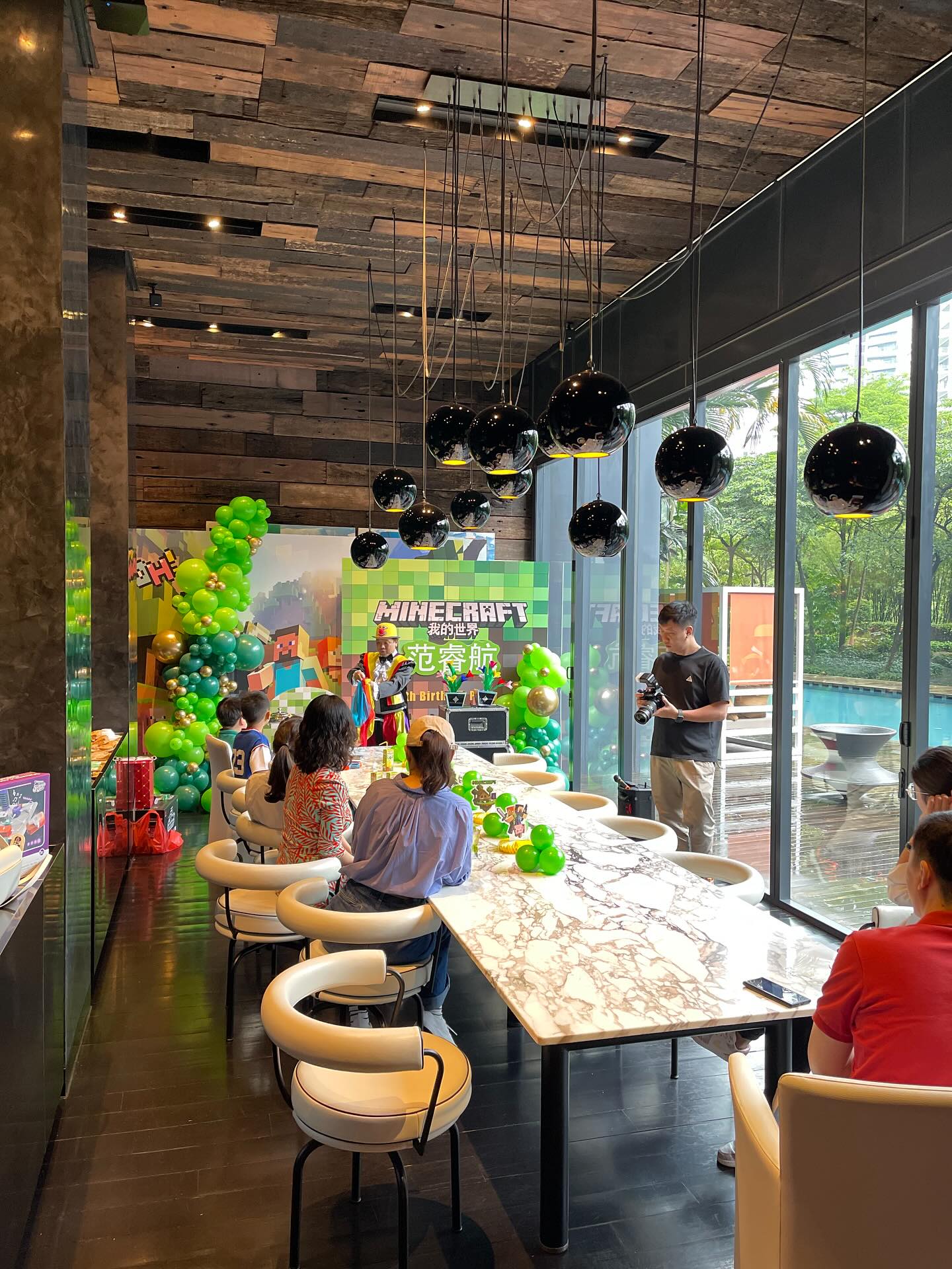 Let’s share some recently party designs ❤️ Wanna say thank you to all of our lovely customers.
📲 For enquirers and booking:
92712311 (Customer Service)
84086616 (Hui)
96607772 (Chloe)
#event-decoration
#sgbirthdayparty
#sgeventstyling
#partysetup
#sgballoons
#singapore
#partytime
#sgpartyplanning
#sgballoons
#balloonsbouque
#sgbirthday
#eventplanners
#partymastersingapore