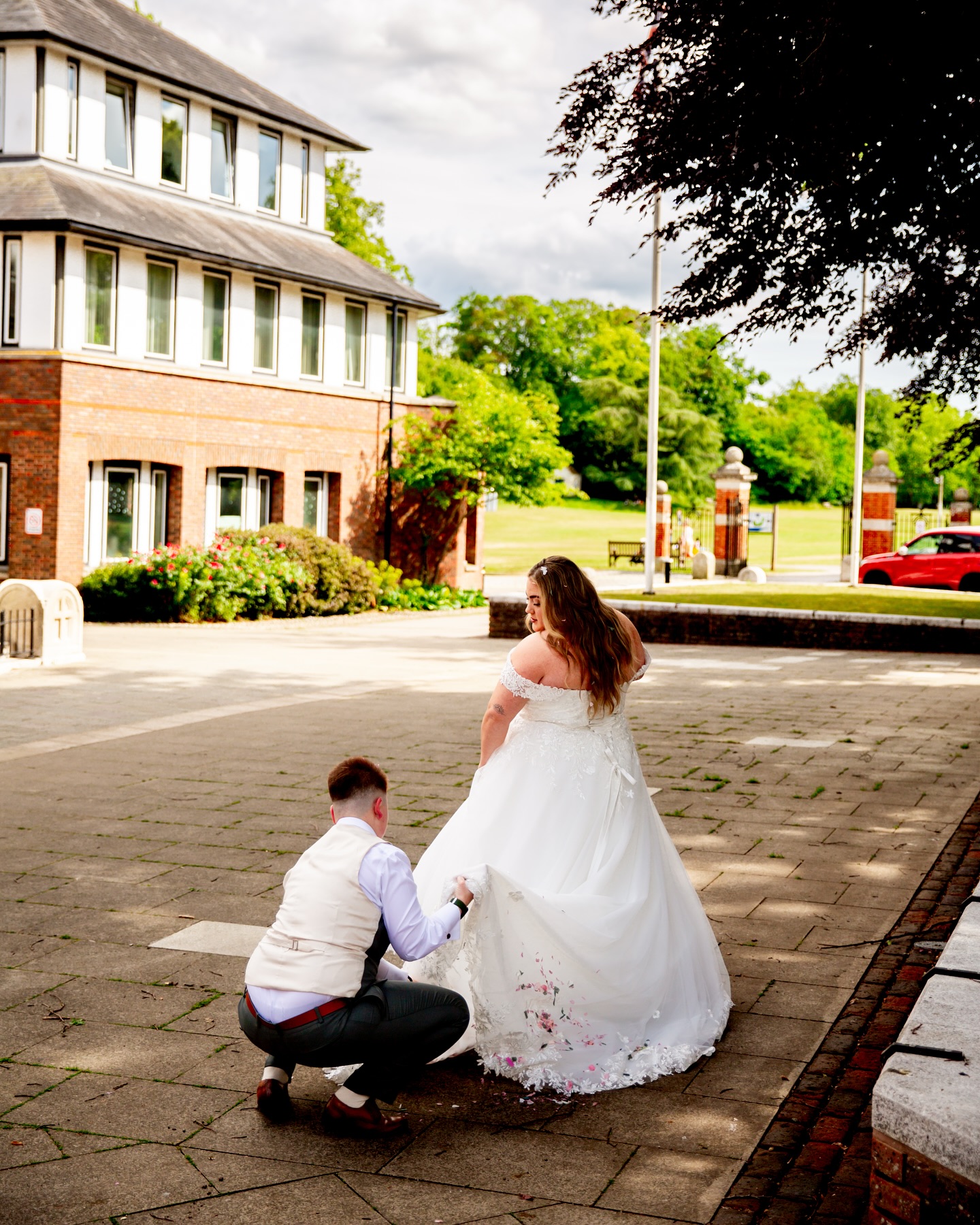 “And The King Was Proud” - A Famously Repeated Phrase By Z’s Dad, 2025 🥹
This pretty much sums up the entirety of Z & J’s wedding day. So much love, support and proudness consumed the atmosphere on their day. ❤️
It was emotional and raw and I’m so privileged to have witnessed such a special, emotional rollercoaster of a day! 🤩
VENUE:
@beechdownevents - A fabulous, well rounded venue! With a gorgeous field for photos just a minute away. They also offer a fabulous BBQ!! 😍 (which was delicious)
BAND:
@kentish_gents_band
.
.
.
.
#beechdown #beechdownweddings #basingstokeweddingphotographer #basingstokeweddings #ukweddingphotographers #candidweddingphotos #storytellingweddingphotography #colourfulweddingphotographer #unposedweddingphotography #unposedweddingphotos #emotionalweddingphotos
