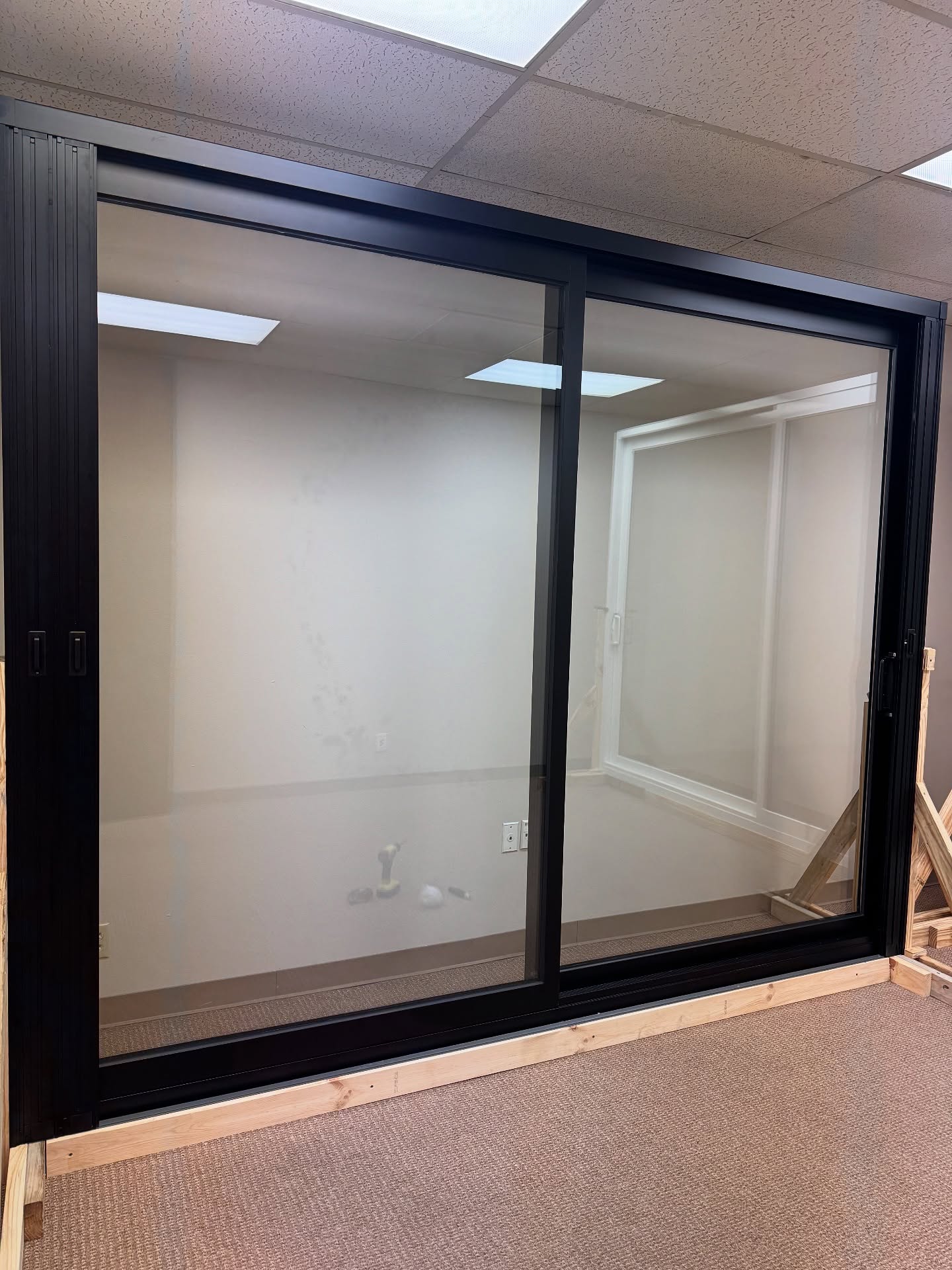 🌇 Massive Glass. Minimal Frame. Maximum Impact.
Our 2-panel sliding door brings in the view with oversized glass and barely-there frame lines — perfect for modern spaces craving light and openness.
What’s even better?
✅ In stock
🚚 Ready to deliver TODAY
Don’t wait 12 weeks. Upgrade your space now.
📞 (832) 696-3407
🔗 www.aluminumpatiodoors.com
#SlidingDoors #ModernDesign #GlassDoors #IndoorOutdoorLiving #YourDoor #InStockNow #PatioUpgrade #LuxuryHomes #HomeRenovation #HoustonHomes