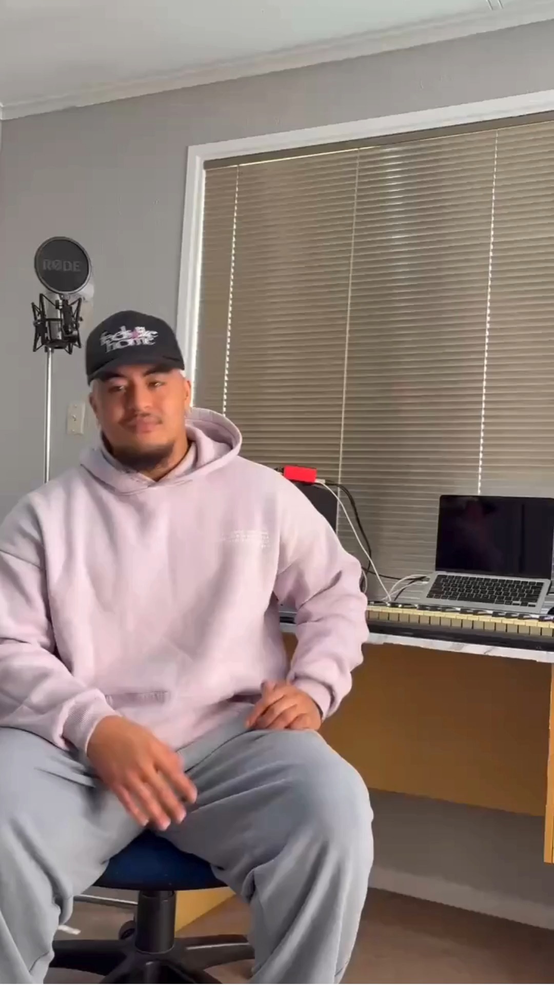 Do you attend Massey High? and into making songs?
Sign up now for Parkside Jam Sessions.
Free songwriting and performance course on Fridays 3.30pm - 5pm at Massey Community Hub.
Taught by Crescnedo Music Mentors
Starts July 11th.
- Free kai
- Prizes
For more info and to sign up email hub@masseymatters.org.nz