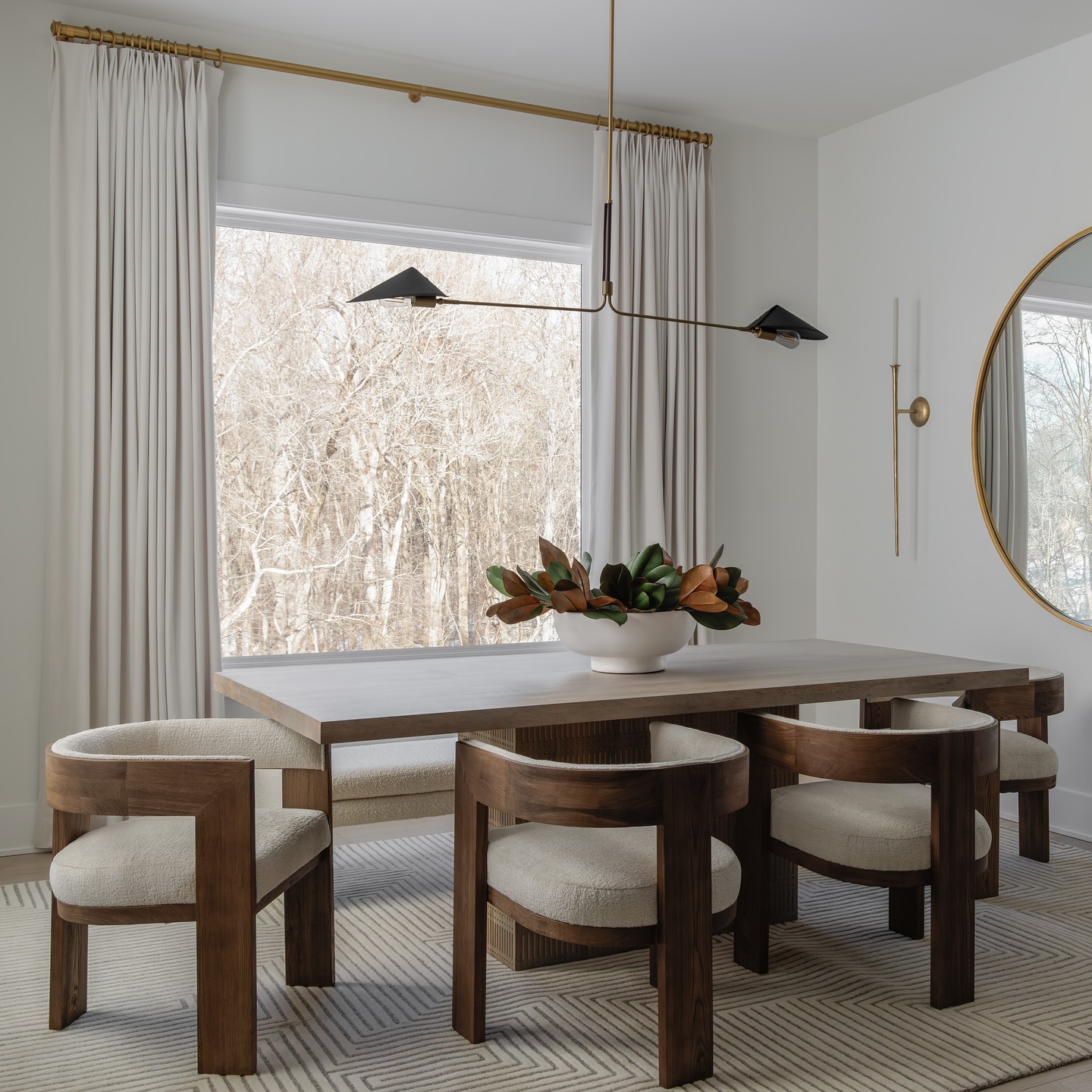 Soft mornings, strong silhouettes.
This dining space is quiet but confident—built on contrast, texture, and a sense of ease. Natural wood tones, modern lighting, and neutral textiles make this a timeless breakfast nook. Proof that the best interior design isn’t loud—it’s felt.
Bookmark for when you’re ready to design with intention.
#ShoAndCo #WabiSabiStyle #ModernDining