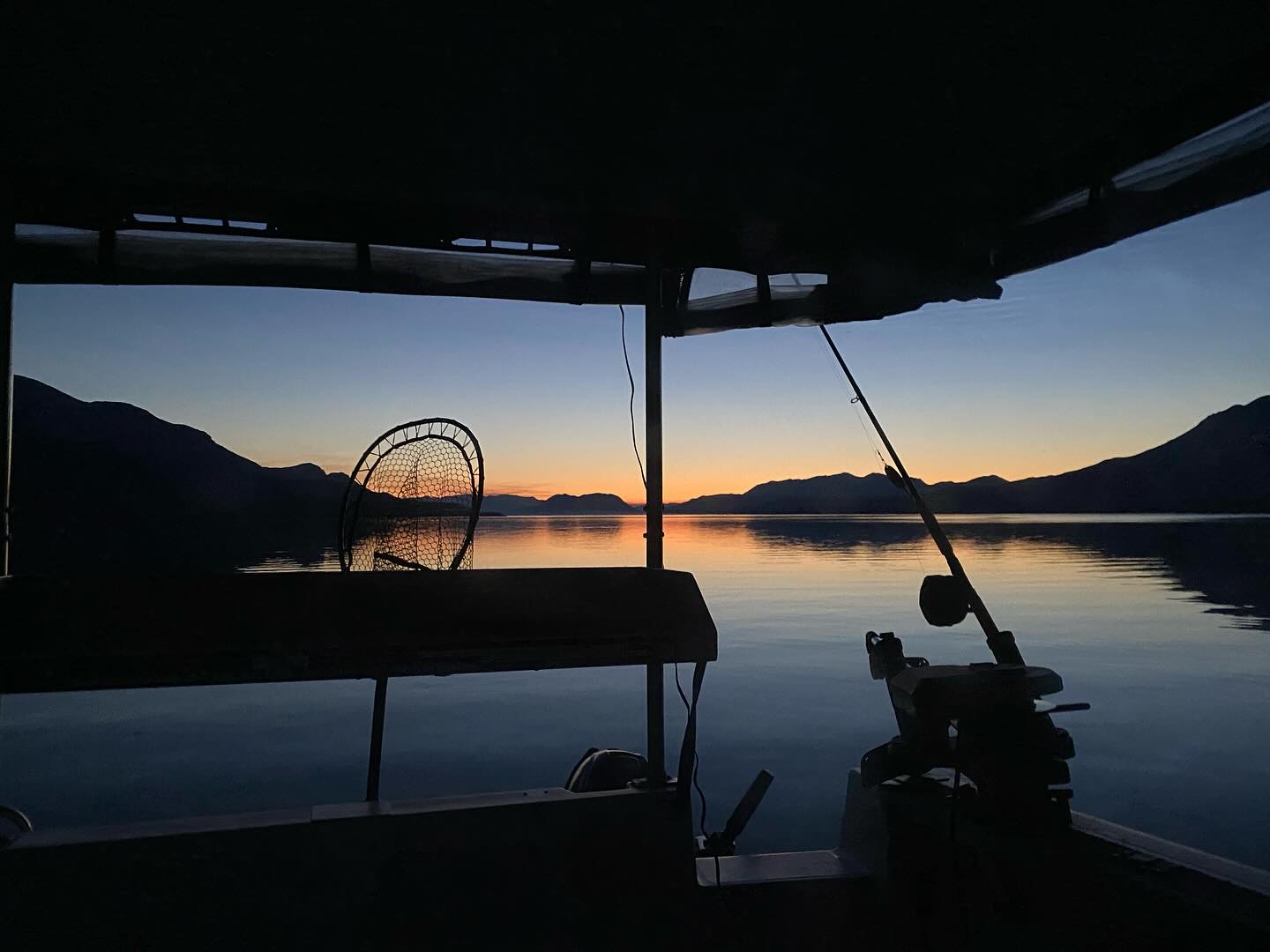 Thank you to all who attended the Yukon Fresh Water Fishing workshop last night.
A huge thank you to Gabe and Justin from @flyfishyukon for presenting to the group as well as @yukon_jigs for the donation towards door prizes.
I highly recommend you check these folks out, they are local Yukon companies doing some amazing things.
#wildplaceadventures #yukon_jigs #flyfishyukon #yukonfishing #outdooreducation #outdoorworkshop #bringingthewildhome