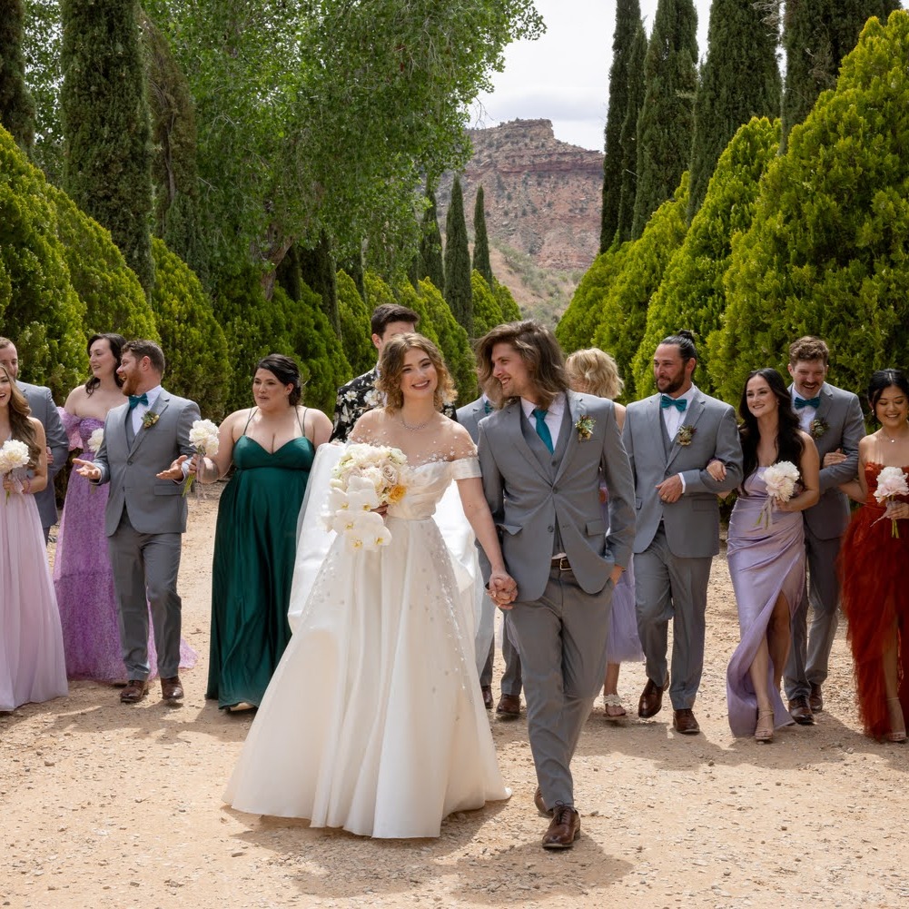 How has it already been a year since this wonderful day?
.
.
Photo: @forevermorefilms
Design+Planning+Decor+Florals: @poppylaneevents_st.george
.
.
#stgeorgeweddingplanner #firstanniversary #poppylaneeventsstgeorge
#southernutahweddingplanner #zionweddingplanner #weddingparty