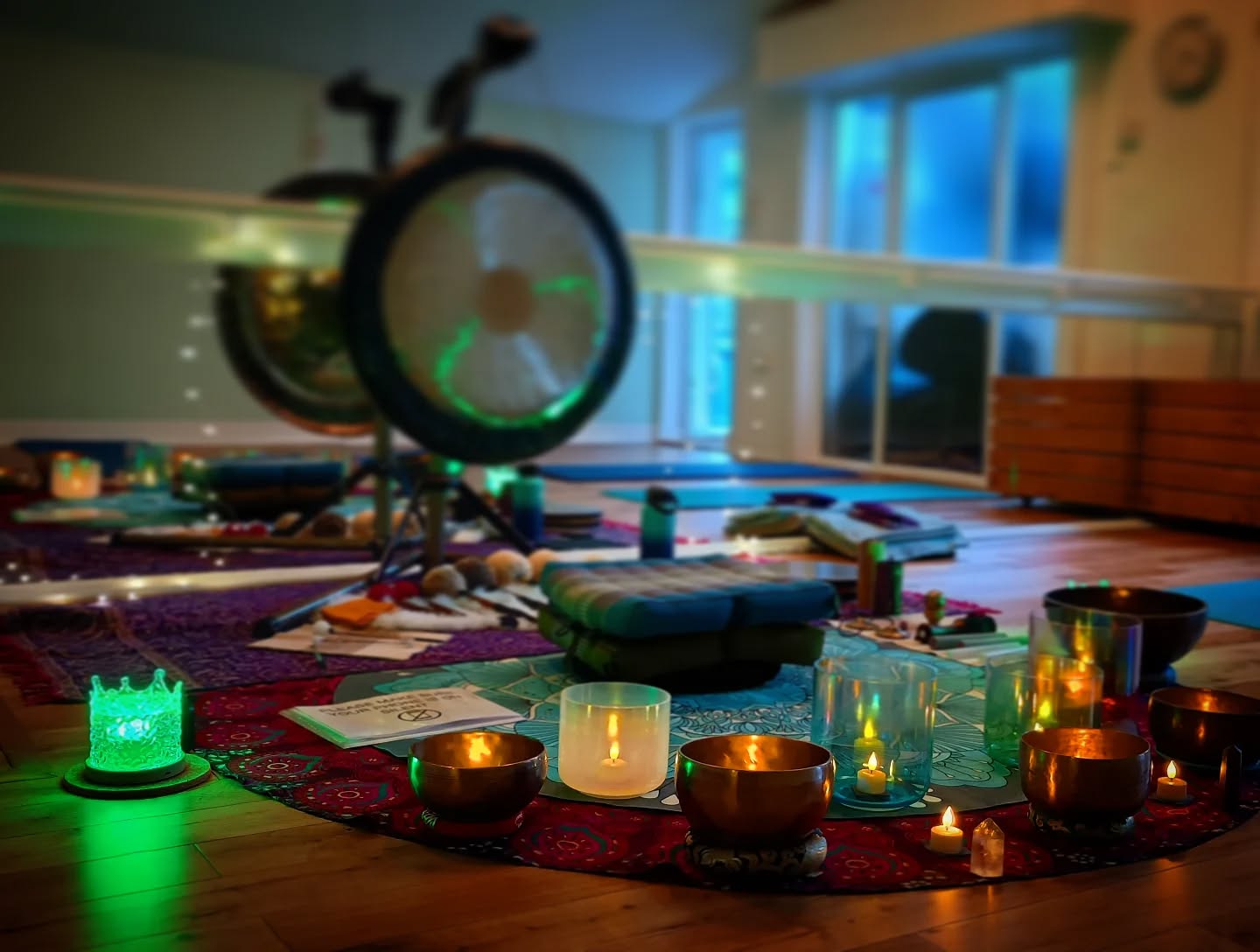 I am very much enjoying facilitating sound baths at Lee Complementary Health Centre. This evening's session was particularly encouraging and affirming and reminded me why I trained as a sound therapist. Thanks to all the attendees for opening their hearts and minds and allowing themselves to be guided by the sound. š
#soundbath #soundhealing #soundtherapy #gongbath
#singingbowls #himalayanbowls #nativeamericanstyleflute #gongland
#lee #hithergreen #catford #blackheath #grovepark #mottingham