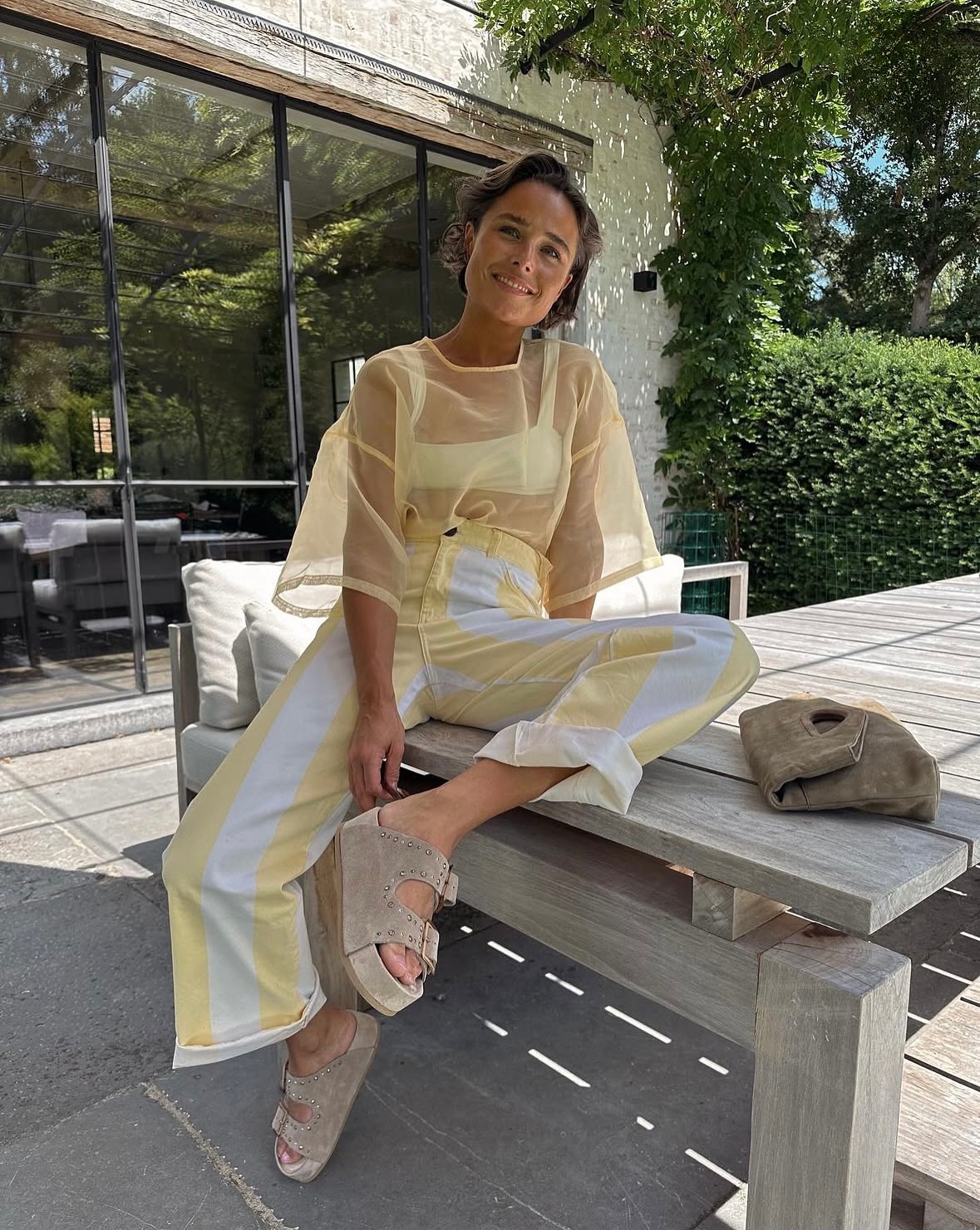 @oliviaburguet easing into warmer days with @colorsofcalifornia 💛 #summerstyle