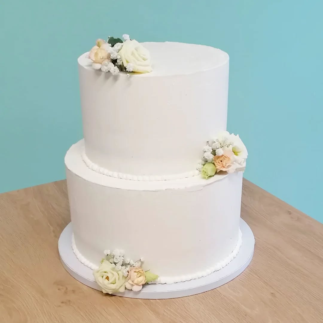 Svatební dort #weddingcake #cakewithflowers #whitecake #sladkepohladi