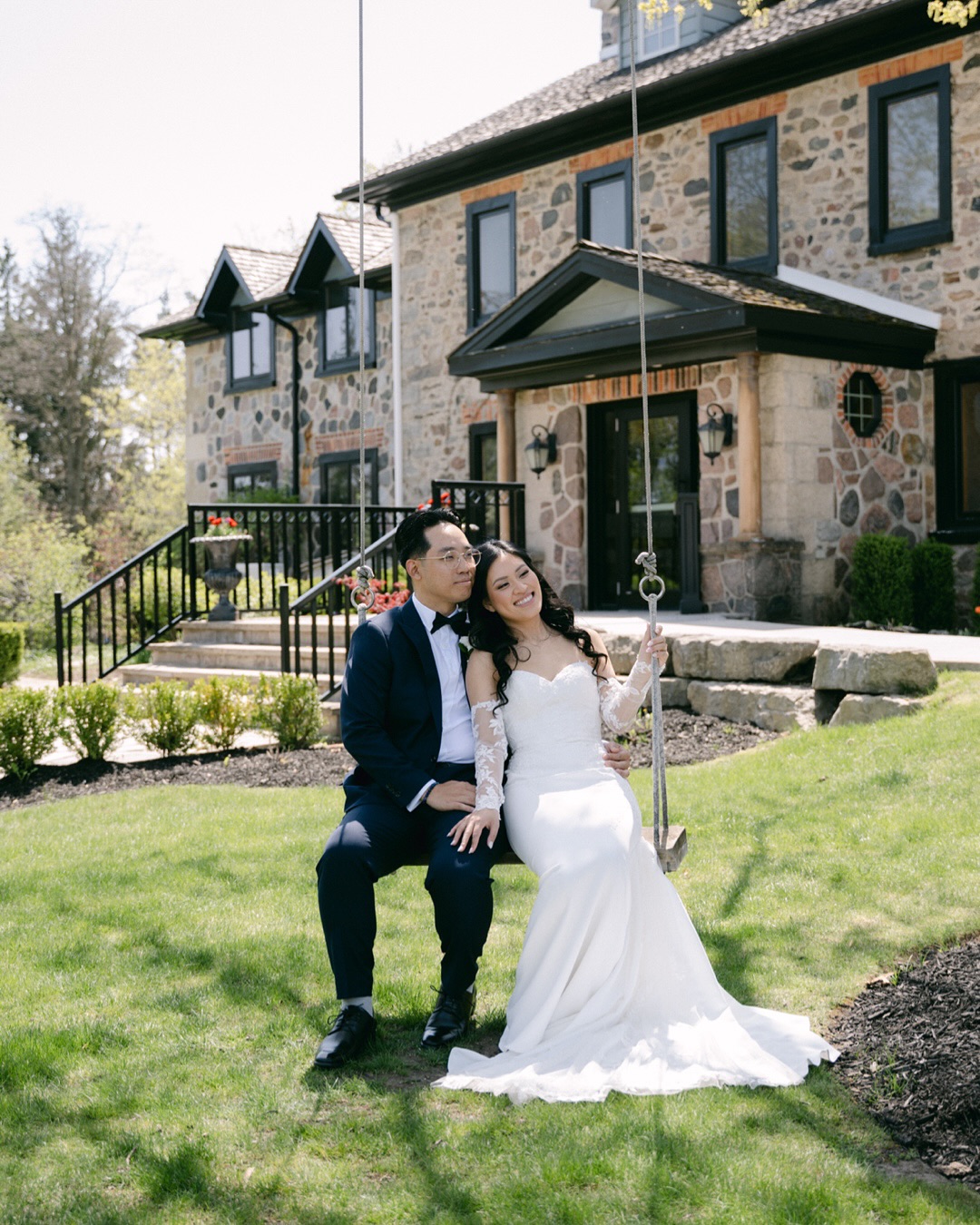 recap of K+M wedding day filled with love (and labubus) 🙂↕️
Photo: @rayastudios_
Venue: @rosevilleestate
Florals: @lejardinfreshdesign
Planner: @dayofweddingcoordinator.ca