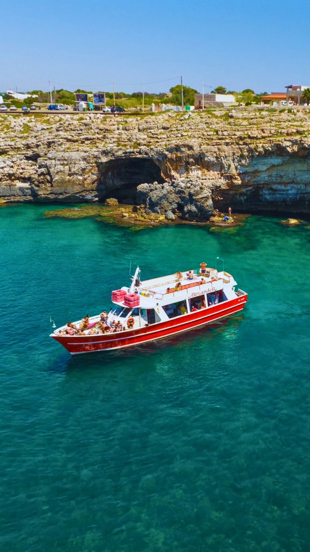 🚤 Due versanti. Una sola emozione.
Scopri il lato più autentico del Salento con la nostra minicrociera:
✨ Grotte mozzafiato
🌊 Sosta bagno in acque cristalline
🍴 Frisa salentina con vista mare
☀️ Zona solarium sul ponte e bar sempre aperto
Goditi il tour, al resto pensiamo noi!
📍 Partenza da Santa Maria di Leuca
📲 Prenota il tuo posto adesso → Link in bio
-
#AlexanderLeuca #EscursioniGrotteLeuca #MiniCrocieraSalento #LeucaExperience #GrotteDelSalento #SalentoInBarca #SantaMariaDiLeuca #TourInBarca #VacanzeInSalento #CoseDaFareInPuglia #FrisaSalentina