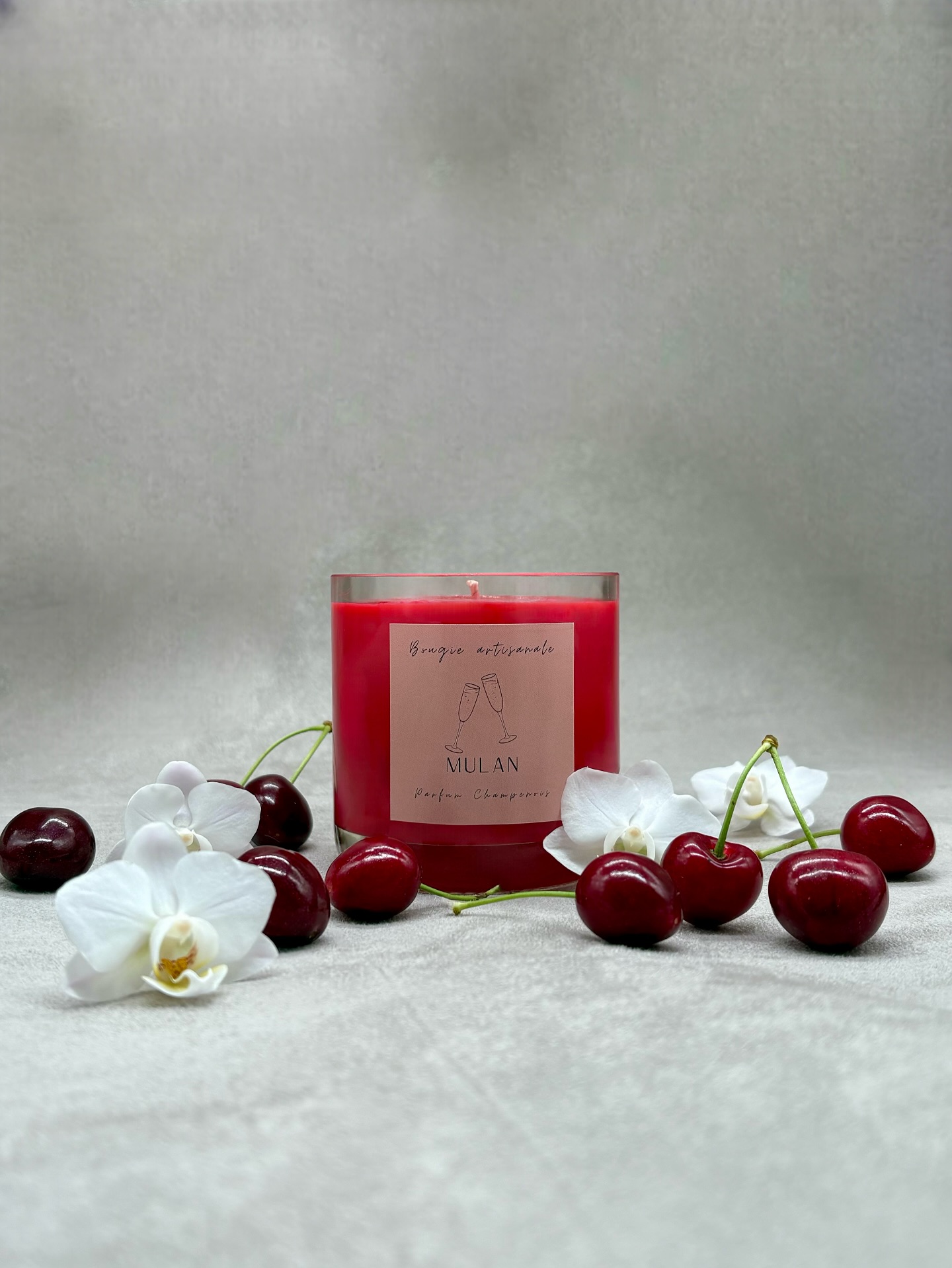 Mulan est fière de vous présenter sa nouvelle bougie au parfum cerise mélangé à notre parfum original coupe de champagne ! Cette bougie fait référence à notre rosé de saigné et à sa couleur rose ! Cette bougie est disponible en vente sur l’exploitation à Moussy, pour tous renseignements contacter nous à l’adresse suivante : champagne.brassart@gmail.com
#champagne #champagnerosé #bougieartisanale #bougiechampagne #bougierosé #bougie