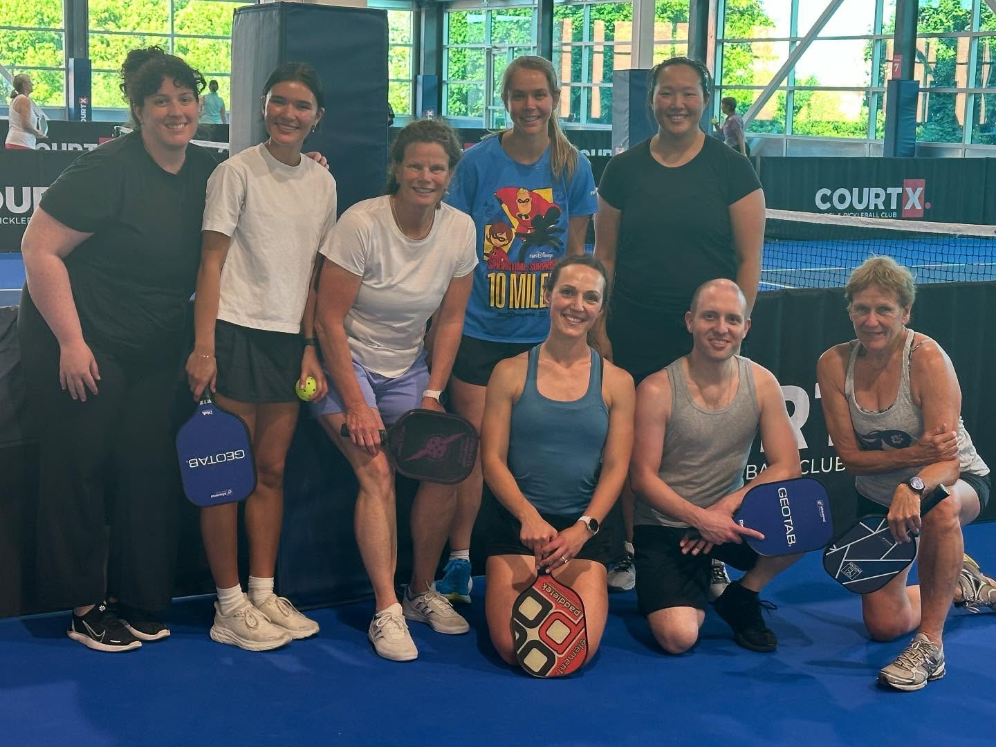 A night of pickleball and friendly competition with the team 🏓🔥
Thanks @courtx.club for hosting our Physical Edge staff social!
#physiotherapy #pickleball #physicaledge #gameon