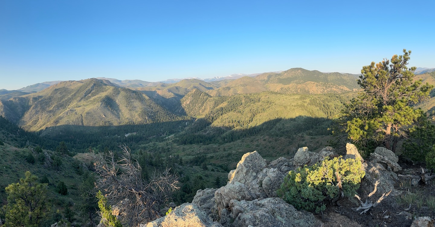Today’s hike was short yet intense! The erosion that occurred on a section of the fire road made it very difficult to climb! Still a blast!
Trail: Unmarked trail past The Mishawaka
Time: 1:20
Distance: ~4 miles, (8.5 km)
#colorado #hiking #climbershaul #wilderness #smallbusiness #nature #climb #hikingbuddy