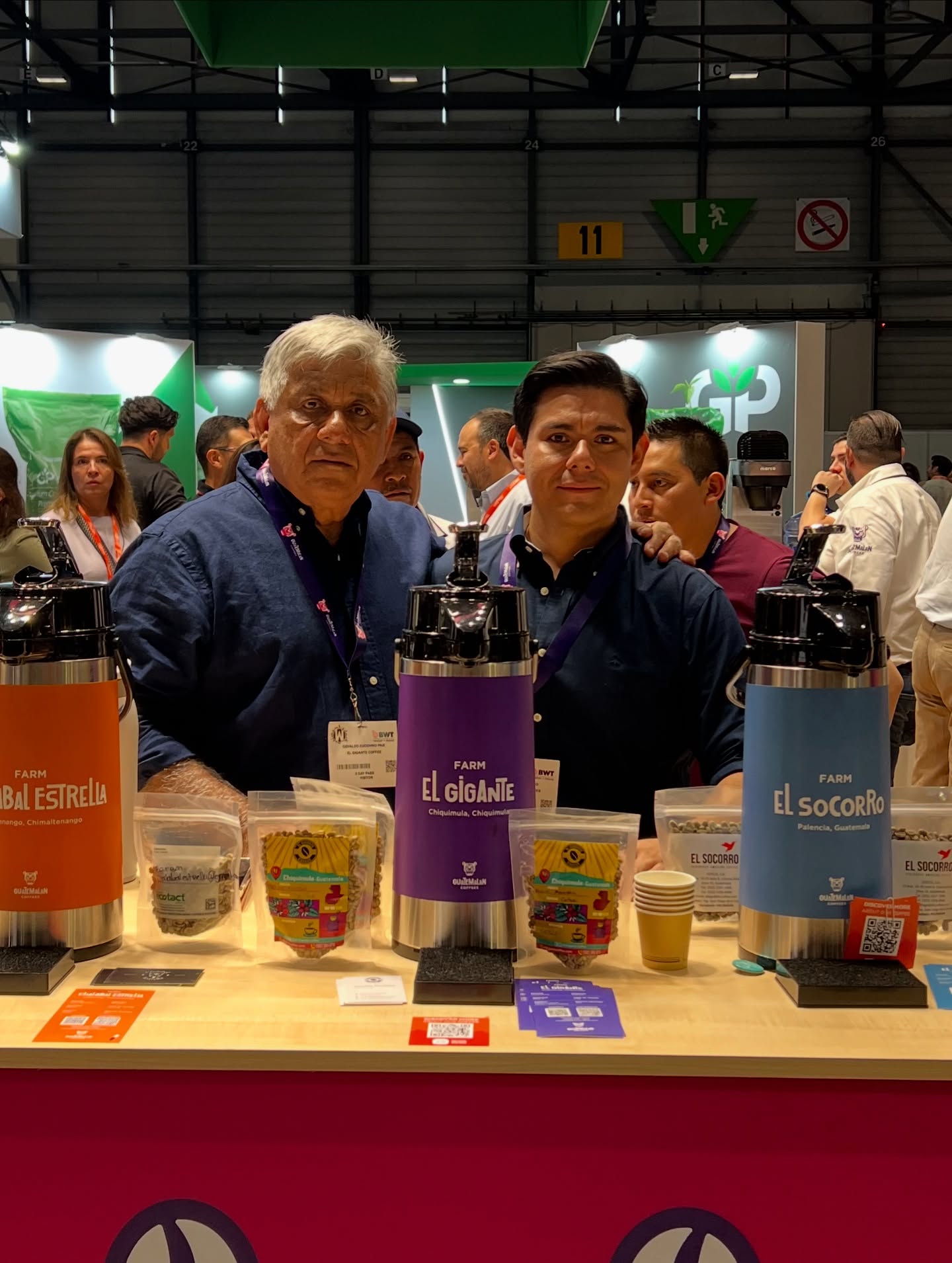 First day at the World of Coffee! 🇨🇭☕️
Grateful to reconnect with old friends, meet inspiring people, and share the passion that brings us all together — coffee.
Here are some moments from a special day with our coffee community.
#WOCGeneva #ElGiganteCoffee #SpecialtyCoffee