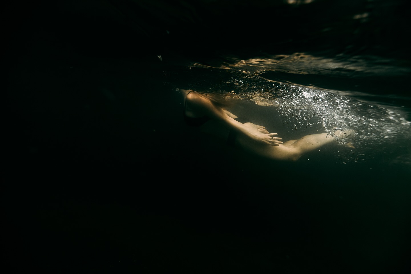 The only way I know how to cool off- swimming in the Mad River in the @themadrivervalley
And if you can believe it, my 8 year old took the first one when I handed her my camera, because I hardly ever get photos of me.
I have an underwater housing for my work camera, so that I can get really high quality underwater photos.
I’ve been dreaming of using it during my River sessions for the past 2 years, but the weather and river conditions just didn’t cooperate. Maybe 2025 is the year.
Would you want to have photos of your family cooling off in the River this year? Because I would love to take them.
Vermont Family Photographer
Mad River Valley
