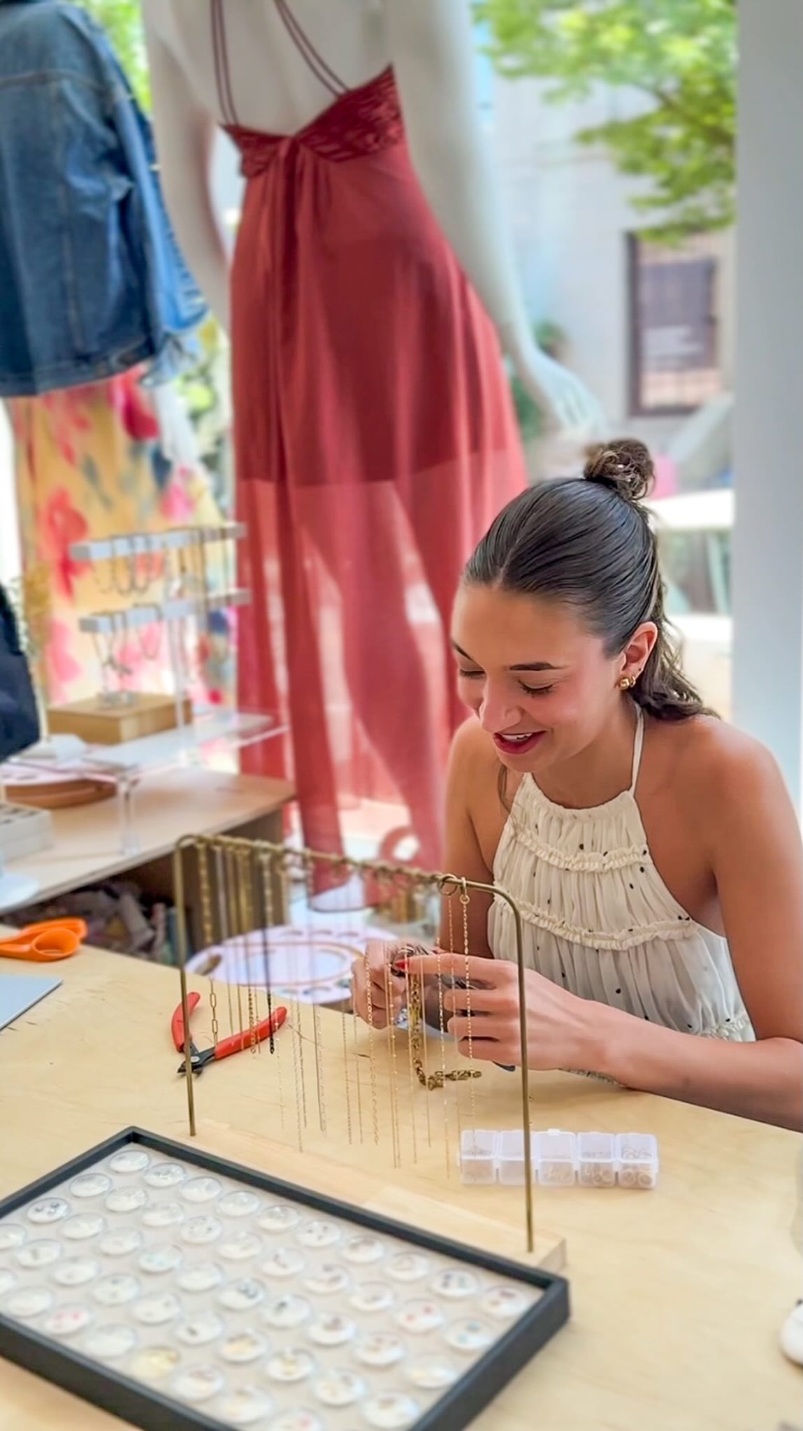 Custom charm bracelet for @a.tsa 🍒
#charmbar #permanentjewelry #shopdnb