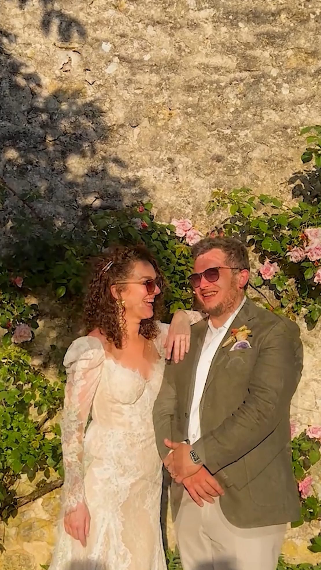 Our gorgeous bride @aluce_28 and her adorable hubby @benphilips85 having a few mins away for some fun golden hours photos. We love capturing this part of the day!
Filming for Memories 💛
Planner and food @party.in.france.
#weddingfilmfrance #marrymeinfrance #chateauweddingfrance #contentcreatorfrance #chateauweddingfrance #weddingcontentcreatorfrance #weddingsouthwestfrance