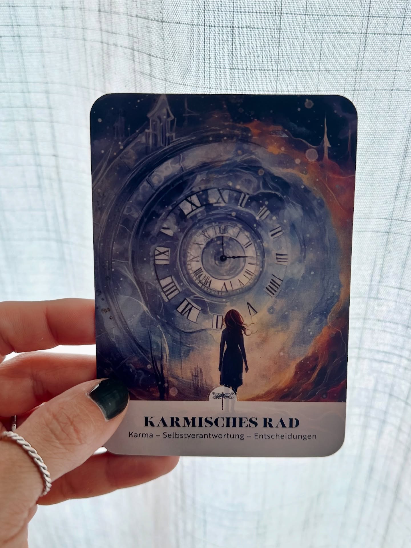 KARMA | SELBSTVERANTWORTUNG | ENTSCHEIDUNGEN
🤎 Welche Muster aus vergangenen Erfahrungen wiederholen sich in meinem Leben?
🤎 Welche Aspekte meines gegenwärtigen Lebens könnten mit vergangenen karmischen Einflüssen verbunden sein?
🤎Wie kann ich bewusster handeln, um positive karmische Einflüsse zu fördern?
>> Ich gestalte bewusst mein gegenwärtiges Schicksal in Liebe und Harmonie.✨
#impulskarte #karma #selbstverantwortung #entscheidungen #seelengarten #wildflowerseason #growinlove #coachingabofürfrauen #coach #autorin #wildflowerandsoul #poetry #psychologie #spritualität #frausein #weiblichkeit #guided #lebensweg
#personlichkeitsentwicklung