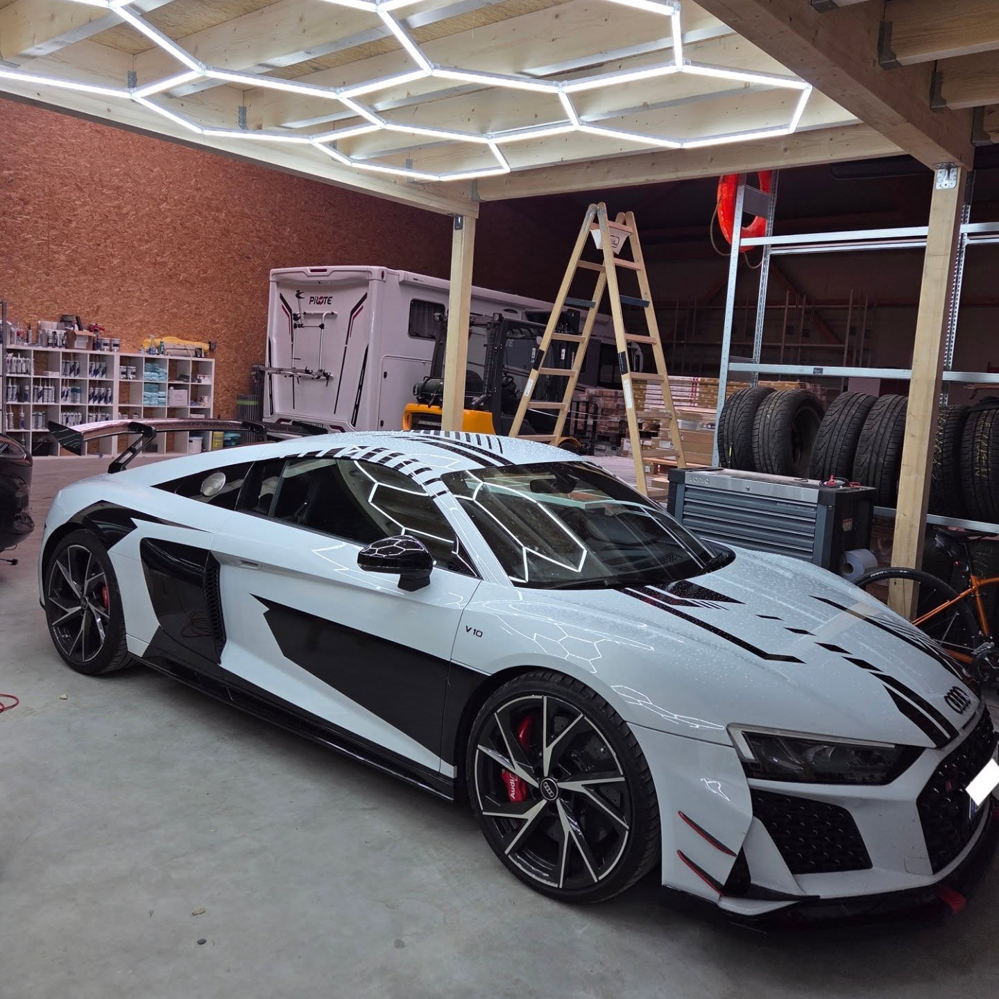 🔥 Pure Performance, jetzt mit maximalem Glanz! 🔥
Dieser Audi R8 hat von uns das volle Detailing-Programm bekommen:
✅ Lackkorrektur
✅ Carnaubawachs-Versiegelung
✅ Premium Innenreinigung
Supercar trifft auf Perfektion – bei carFINNe by Finn Bellmann 💎🚗
Du willst dein Fahrzeug auch in Showroom-Zustand bringen? Dann meld dich bei uns!
📞 +49 160 91325853
🌐 www.carfinne.de
---
Anzeige | Werbung
Dieser Beitrag enthält Werbung für unsere Dienstleistungen rund um Fahrzeugaufbereitung und Detailing.
Mehr Infos auf: www.carfinne.de
#audir8 #supercardetailing #carfinne #cardetailing #autopflege #keramikversiegelung #lackkorrektur #premiumdetailing #fahrzeugpflege #autodetailing #r8v10 #audisport #glanzleistung #detailersofinstagram #detailingnrw #reken #münsterland #handwerkmitliebe #nrwautopflege #carporn #audiobsessed #audiworld #showcarfinish #supportlocalbusiness #reken #heiden #borken #velen #gescher
