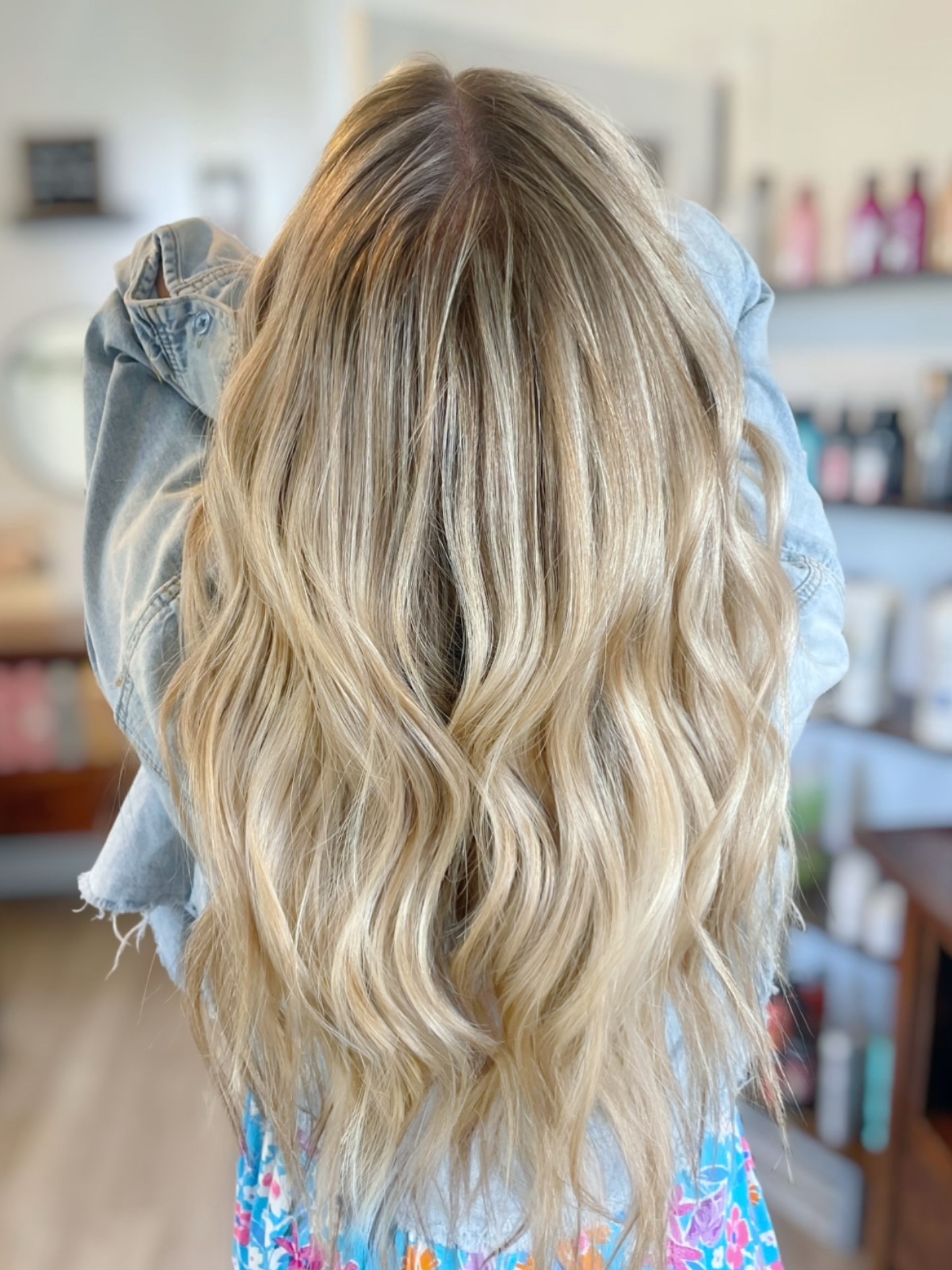 Dimensional blonde + soft waves = a summer staple I’ll never stop loving.
Ready to brighten your look? 💇🏼♀️ Book your transformation at www.hairbykristle or click the link in bio!
New clients enjoy 20% off their first appointment
📍 13200 Marina Way Unit 104A Woodbridge, VA
#balayage #blondehair #behindthechair #blondespecialist #vablondespecialist #novahairstylist #novablondespecialist #novadimensionalblondespecialist #dimensionalblonde #babylights #redken
#vahairstylist #quanticohairstylist #haircut #woodbridgehairstylist #layers #caramelbalayage #redken #brunette #redkenshadeseq #expensivebrunette #brunette #greyhair #silverhair #greyblending #dimensionalbalayage #staffordhairstylist #fredricksburghairstylist