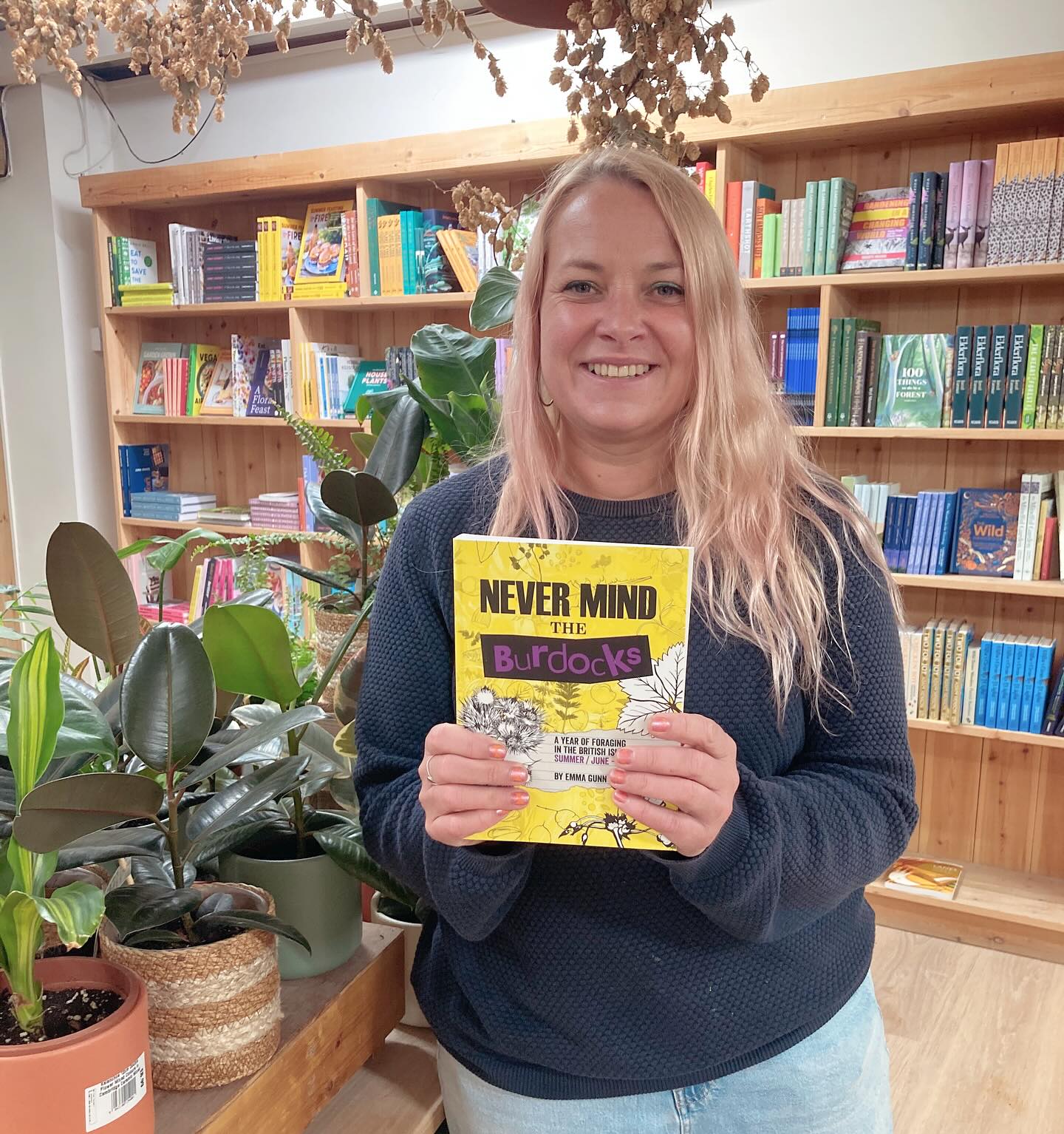 Dropping off my books to @heligangardens ready for the Heligan Homecoming Festival starting this weekend! I’ll be doing a foraging session this Sunday and next Sunday, and looking forward to seeing the guest speakers.
If you didn’t know, I have 4 foraging books, 1 for each season. They’re for everyone, whether you’re a beginner or expert, for all ages, and packed full of information, including recipes, lookalikes, anecdotes, historical use and much more!
@dawnrfrench @hughfearnleywhittingstall @simonarmitage_official #foraging #forager #cornwall #lostgardens #lostgardensofheligan #heligan #wildfood #summer #homecomingfestival #foragingbooks #books #author #recipes