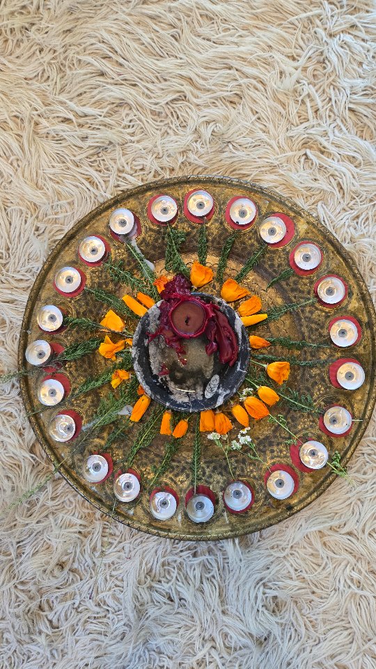 I stand by having an altar set up to when doing big #spirit world work with #clients. This way, no matter how far we go, there is a physical #magic anchor holding us to this realm
.
My challenge with the first group, #Entity Clearing was how to do so for all the guests. So I decided to work with the oeramiters of this EPIC tray a friend/student of the 6-month #Ritualist Path group program I ran gifted me.
.
Since there are 23 #pentacles I went with that number to cap my group (even though I had a waitlist).
.
The whole process of choosing which plants for who began helping me get a pulse of each participant.
.
I chose to let the candles fully complete their burn to help further hold space even after we completed on the live zoom call.
.
During which I would return to offer extra prayers and smoke Clearing etc..
.
Theres more #witchy nuances to how I "activated" the altar but you'll need to join the next Clearing for that 😉
#witchlife #psychic #altars #healing #spirit #world #spiritworld #candle #altar #yarrow #poppy #feverfew