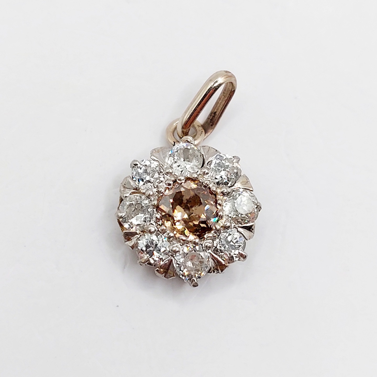 ///SOLD/// French Antique daisy pendant 18k white gold set with 1.15 carats of old cut diamonds (circa 1900)
PRICE : 1500€
Magnificent late 19th-century French work (old Art Nouveau brooch transformed into a pendant)
Size: 19 x 11 mm (including the bail)
Weight: 1.60 g
Main diamond size: approximately 4.5 mm (estimated at 0.35 carats) in a brownish-yellow color
Diamond in good condition (2 micro-scratches related to surfaces inclusions)
Secondary diamond size (x8): approximately 2.8 to 3.1 mm (estimated at 0.80 carats in total)
Diamonds in good overall condition, small inclusions visible under a magnifying glass
Hallmarks erased by the modification, traces of soldering and transformation on the back
#diamond #artdeco #artdecocharm #goldcharm #goldpendant #frenchjewelry #frenchjewellery #oldminecut #oldminecutdiamond #daisycharm