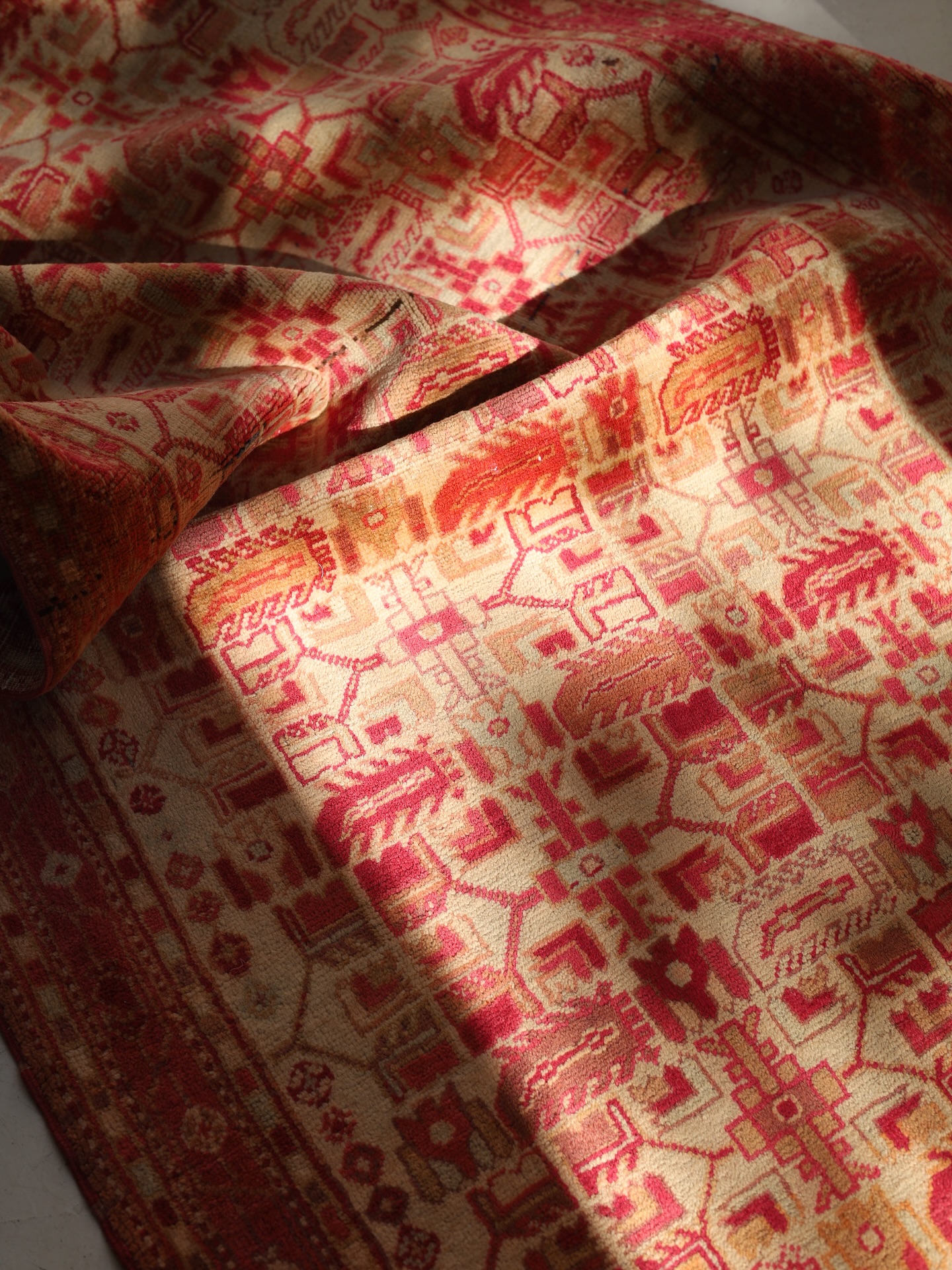 A masterpiece! A very long runner with amazing colours and patterns from our new collection ♥️