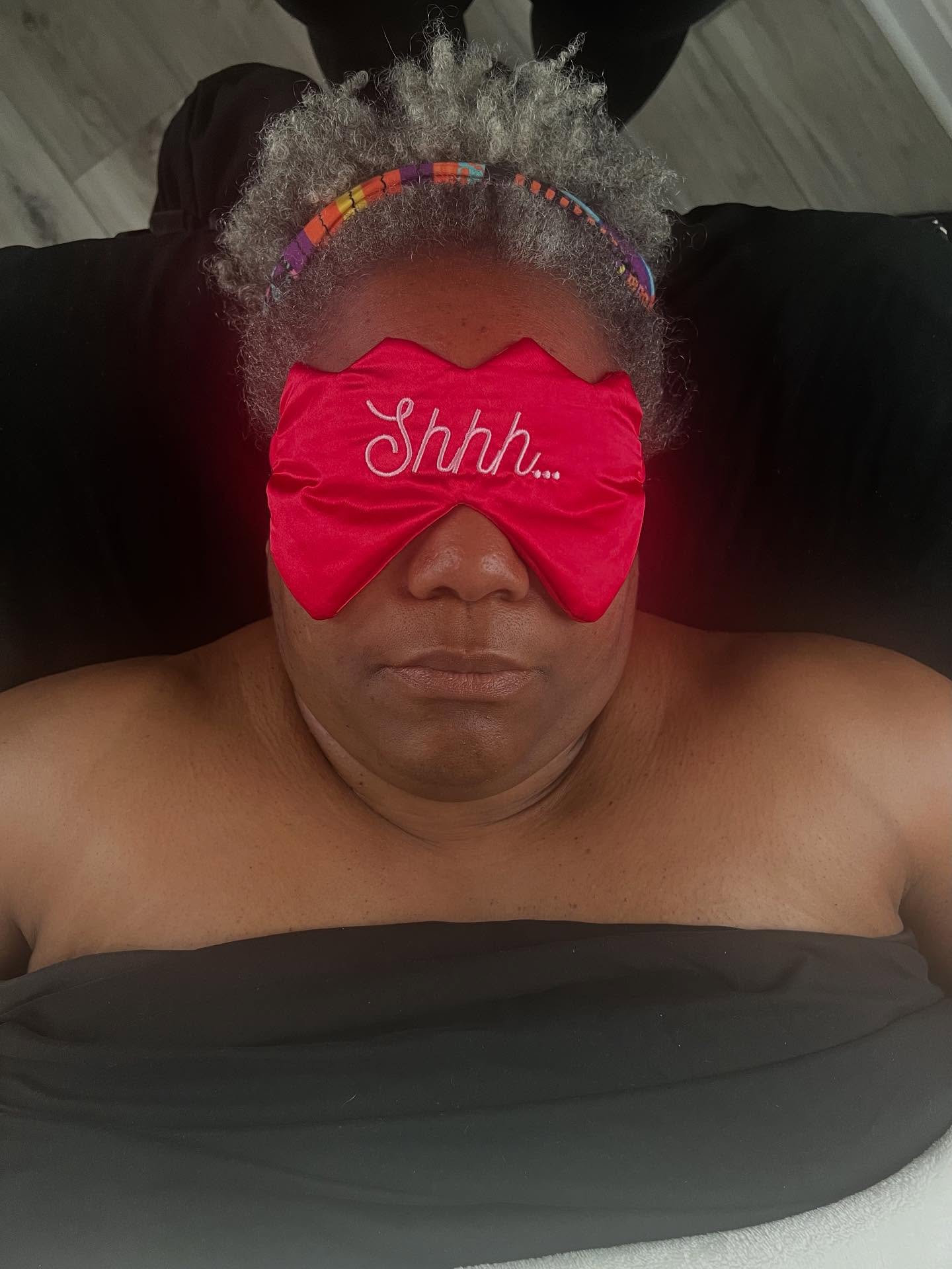 šš½ TO TALK OR NOT TO TALK
::
How your client tells you she doesnāt want to talk this session without telling you she doesnāt want to talk this session š
My client was so happy that she remembered to bring her eye mask this session. I was so tickled by what it said when she put it on.
I take my clients lead when it comes to conversation during a session. If they want to talk, we talk. If they donāt, we donāt. Talking can be very therapeutic during a massage because it allows the client to decompress mentally while their body is decompressing physically. But silence is golden too because it allows one to go deeper within and quiet the mind.
There is not right or wrong. Sometimes I talk my clients right to sleepš“. Massage Therapy at its best š
Do you like talking during your massage?
::
#massagetherapy
#talktherapy
#relax
#shhh
#thekneadingwell