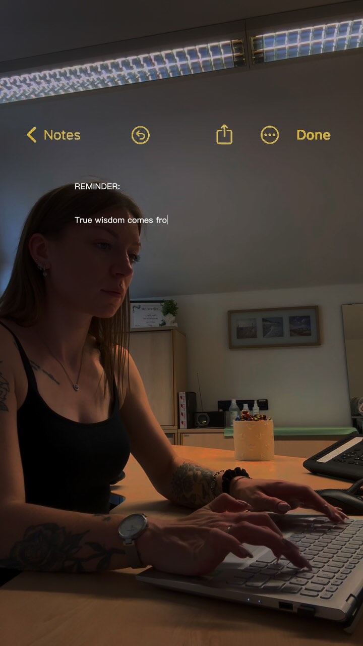 Wachstum braucht manchmal Rückschritte – nicht weil du gescheitert bist, sondern weil du dich weiterentwickelst. ✨
In meinem Weg als PMU Artistin habe ich gelernt: Entwicklung ist kein Zeichen von Schwäche – sondern von echter Stärke.
Jede Kundin, jede Erfahrung, jeder Moment hat mich geformt. Und genau das macht meinen Beruf so besonders. 💫💄
#PMUArtist #PermanentMakeup #LipBlush #PowderBrows #BeautyBusiness #MindsetQuote #Wachstum #Selbstständigkeit #motivation