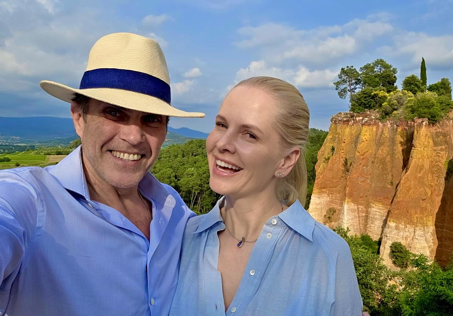 Belle fin de journée en amoureux ❤️
*****************************************
#charlesphilippedorleans #princecharlesphilippedorleans #princecharlesphilippe #princedorleans #ducdanjou #naomidorleans #naomivaleskadorleans #princessenaomidorleans #princessenaomi #princessedorleans #duchessedanjou #maisonroyaledefrance #france