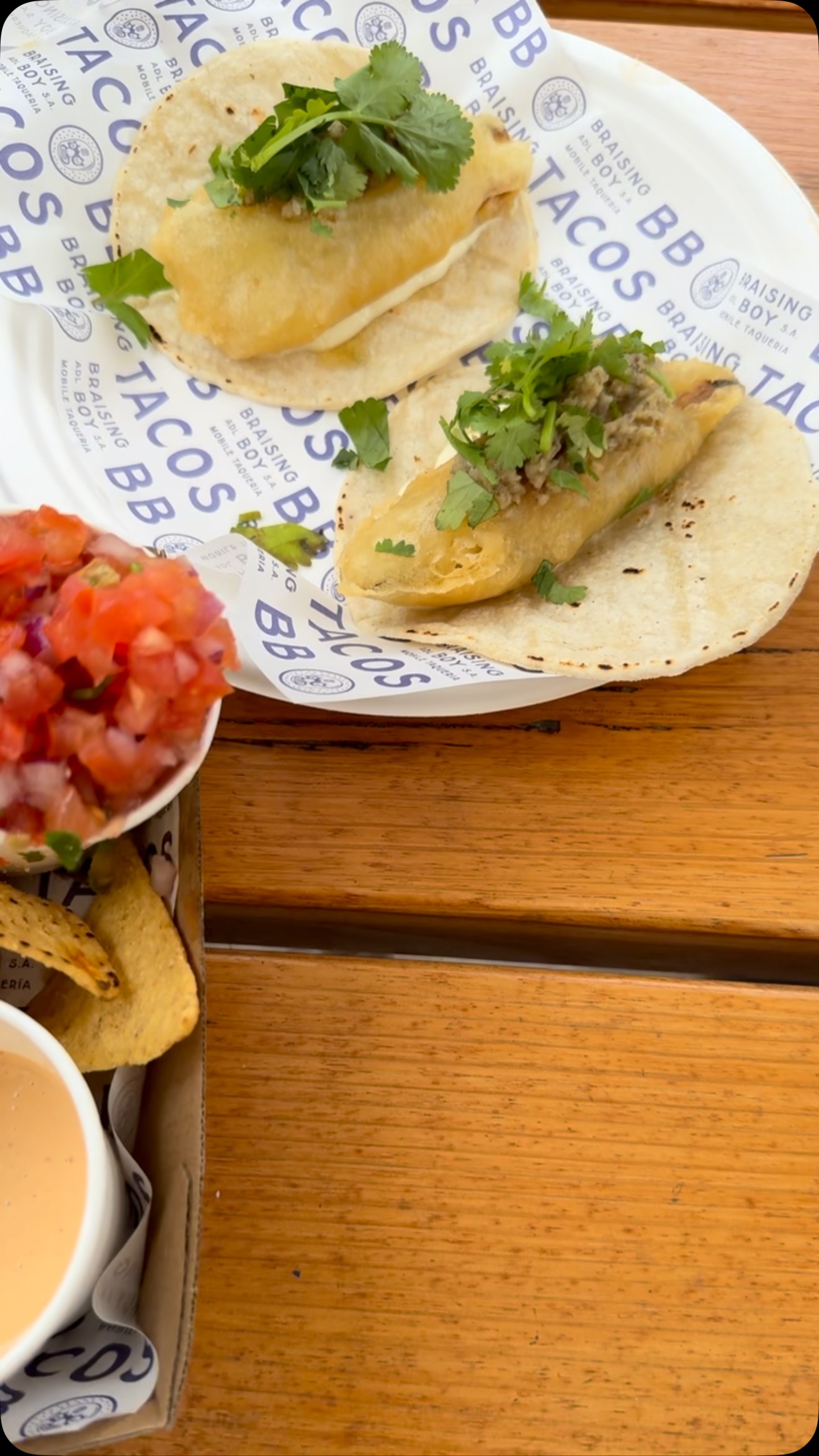 Looking for something to do this long weekend? The BB team will be set up 11am-4pm Saturday and Sunday @alphaboxdice Swing by - grab a tasty taco, enjoy the tunes and obviously stock up their epic wines 👍
#braisingboy #tacotruck #adelaidefoodtruck #mclarenvale