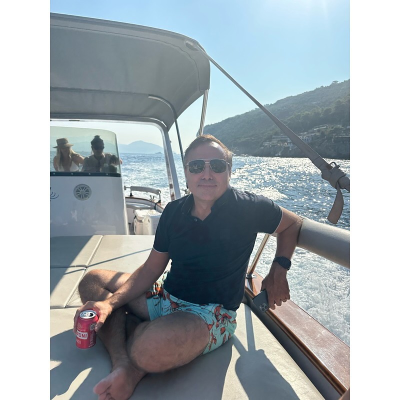 Happy Father’s Day 💙
Today I’m giving thanks for the incredible dads in my life.
To David — such a wonderful dad and constant presence for our daughter Sophia, Izaak and all the animals.🐾🐾
To Darren — Izaak’s dad, whose love and support shines through.
And to my own dad — missed so deeply, remembered always.
Your love shaped me, grounded me, and still guides me.
Fatherhood is such a precious bond — one that teaches, protects, and lifts us up in quiet, powerful ways.
I feel so grateful to have had and have these amazing men in my life.
Let’s take a moment today to appreciate those who show up, love hard, and keep us steady — whether they’re here or held in our hearts. 💫
#FathersDay #Gratitude #ThankYouDad #PositivePsychology #CoachingWithHeart #FamilyLove #AppreciationPost #HonouringFathers #MindfulMoments #EmotionalWellbeing #CherishedConnections #LoveAndLoss #ThankfulHeart #ParentingMatters #LegacyOfLove #RememberingDad #GRYTcoaching