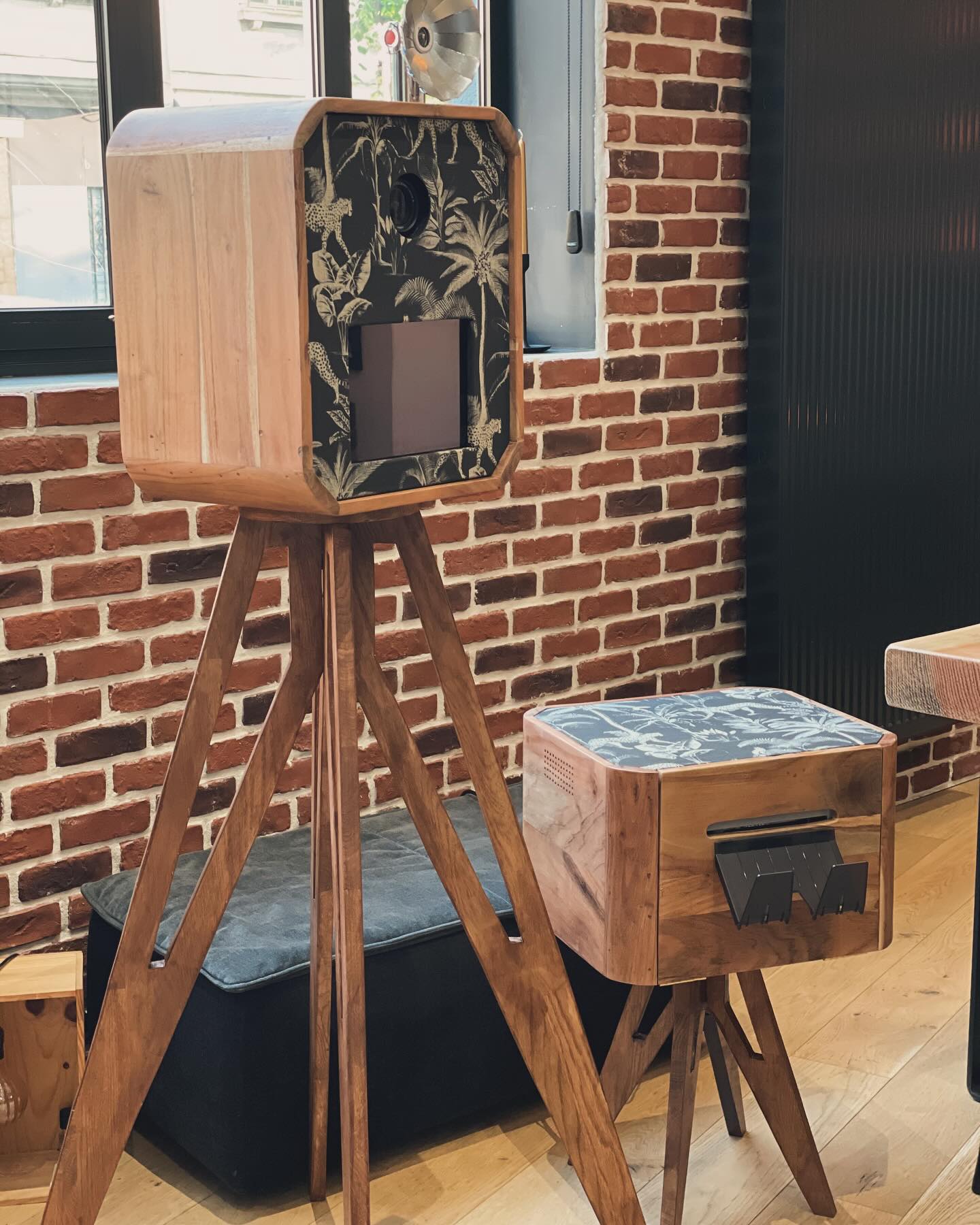 On vous présente Madame Flash idéal pour immortaliser vos événements 📸
Disponible à la location en package avec Monsieur Binouze ou seul