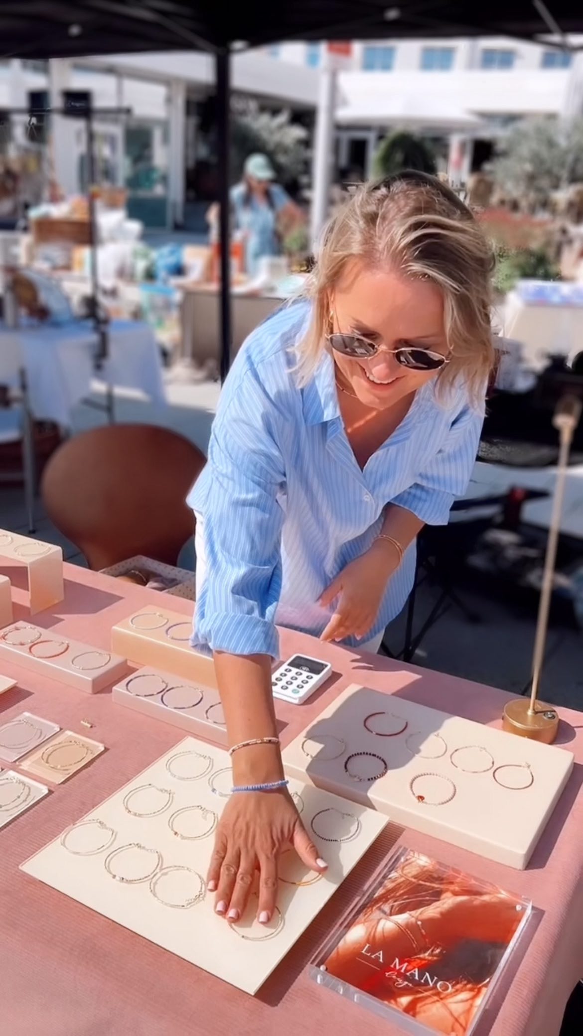 It was truly a wonderful day at Sæter Torg! The weather was beautiful and the vibes were amazing :) I just love days like this. So many new customers—and a very happy me 😍 And it wouldn’t have been possible without Kelly @kelly.palencia.draws from @handmade_in_norway , who is simply the best! She’s my hero when it comes to organizing markets and always looking for new places 🙌 She takes such great care of all of us who create handmade goods. 🫶