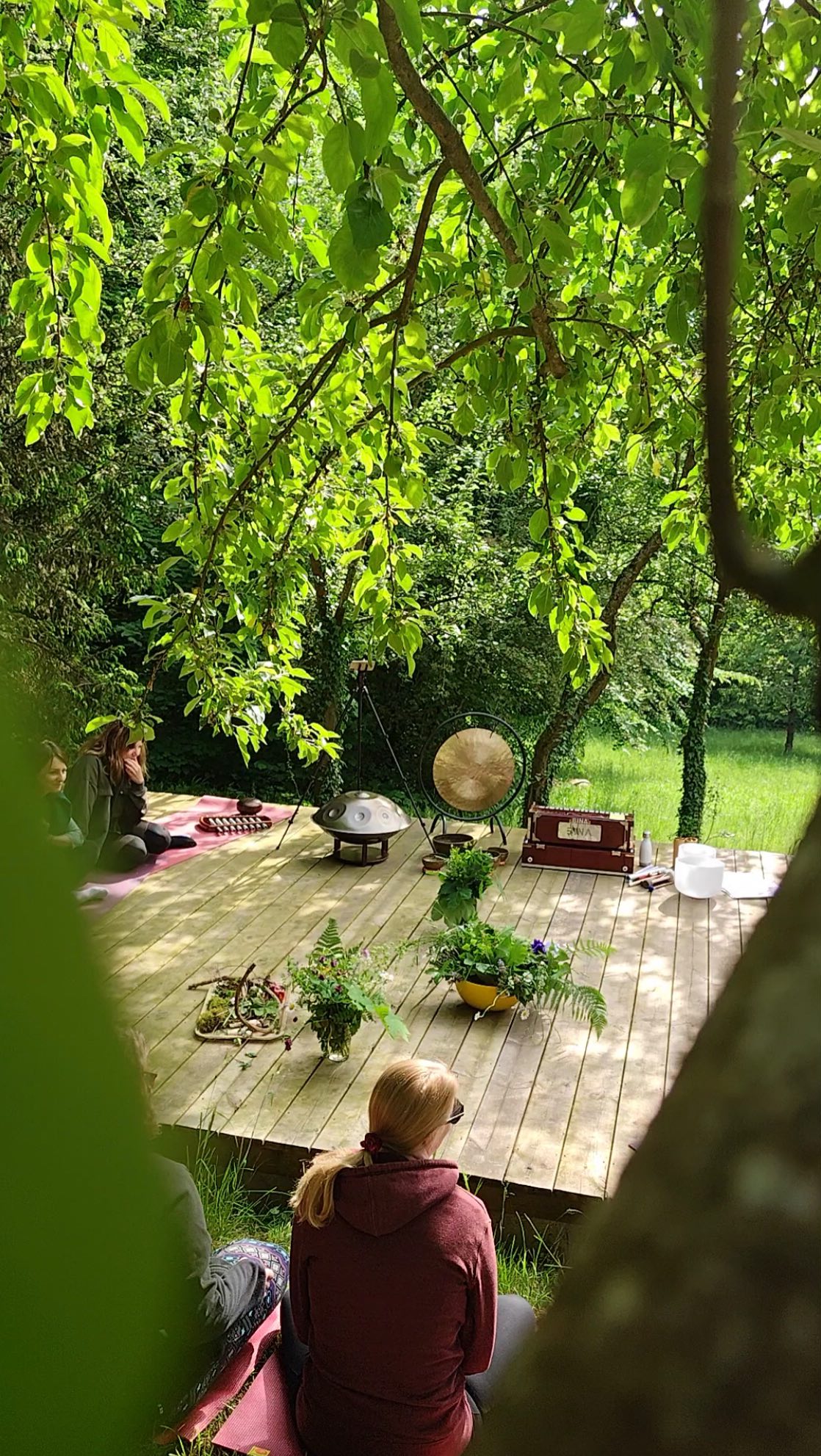 🔆 NOUVEAUTÉS EXCEPTIONNELLES
.
Nouveaux instruments
Nouvelles activités
Nouveaux stages
Nouvelles retraites … et plus encore
.
Votre studio de yoga a de belles nouvelles à vous annoncer pour cet été.
.
La famille s’agrandit !
.
Restez connectés pour les annonces à venir !
.
.
@soundyoga.fr
.
.
#concerts #ateliers #retraiteyoga #instruments #yogafamille #soundyogacompiegne #studiodeyoga #compiegne #yoga #oise #handpanplayer #handpan #handpanlover #gong #sonotherapie #automassages #relachementmyofascial #activiteenfant #activiteadulte #atelierart #ateliermusique #compiegne_tourisme #yogaduson