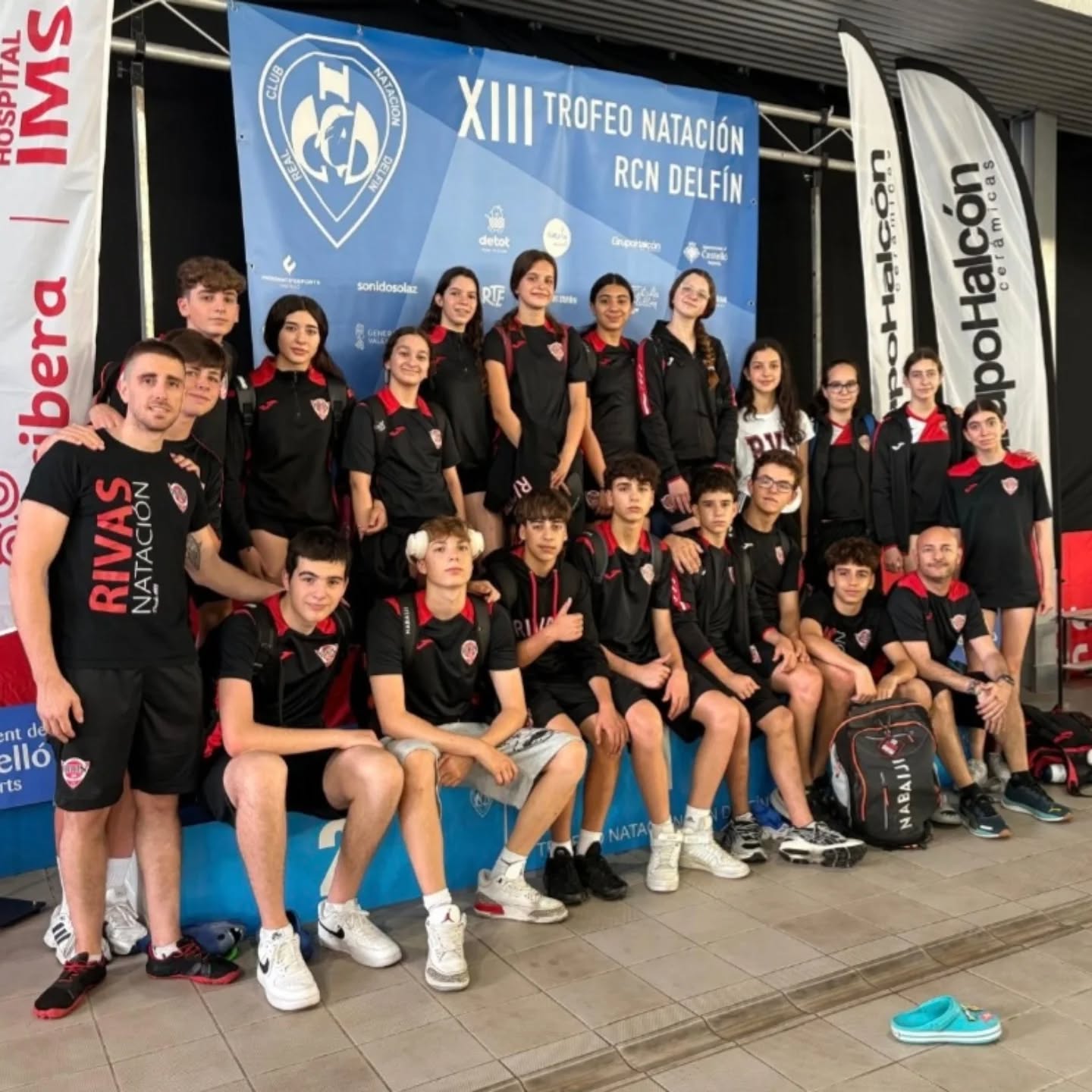 ▪️TROFEO DELFÍN 🐬▪️
➡️ Nuestro equipo infantil y junior juntos compitiendo en Castellón en el trofeo Delfin en el que hemos conseguido grandes marcas y sobretodo más esperiencia de cara a preparar la recta final de la temporada #gorivasswim 🔥
➡️ Gracias por la invitación @rcndelfin ♥️
➡️Y como siempre gracias a nuestros colaboradores @centromaui @optica_atenea_optometria @aytorivas @diariorivas
