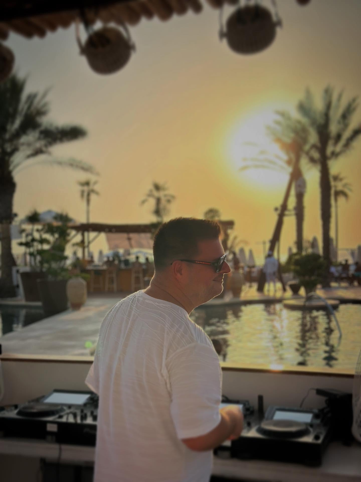 ☀️🎧😎⛱️🌊
@nikkibeachdubai
#nikkibeach #nikkibeachdubai #dj #dubaidj